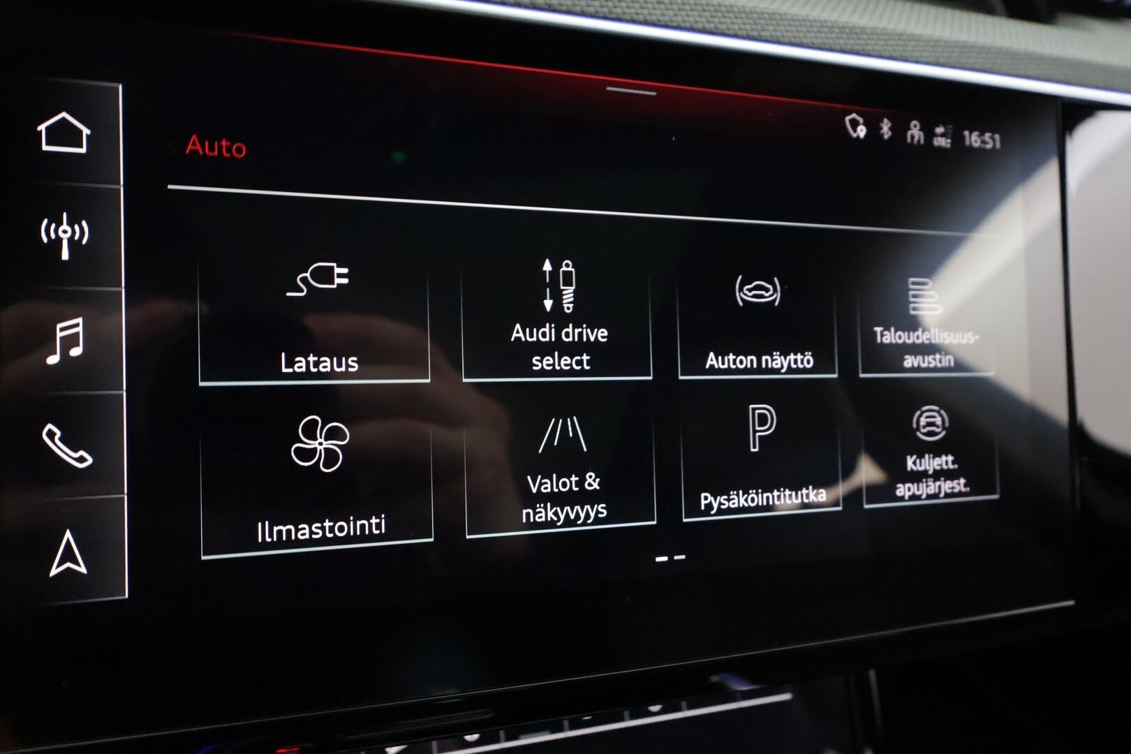 AUDI E-TRON 2023 Sportback Edition S line 55 quattro * Koukku / Panorama / B&O / ACC / LED / P.Kamera / Sportpenkit * - Merkkihuollot