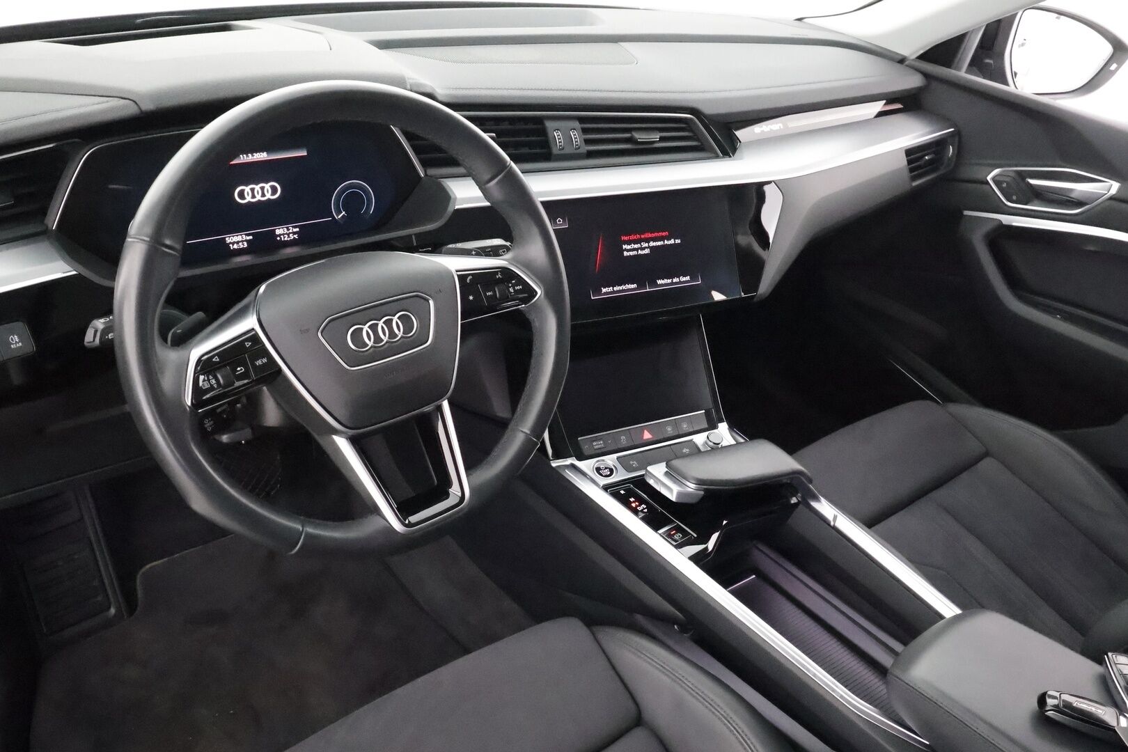 AUDI E-TRON 2023 Advanced 55 quattro * B&O / ACC / Matrix / P.Kamera / Lisälämmitin / Kaistavahti / Koukku / Keyless * - Merkkihuollot / Akku kuntotarkastettu / Kahdet renkaat aluvanteilla / 2x Latauskaapelit