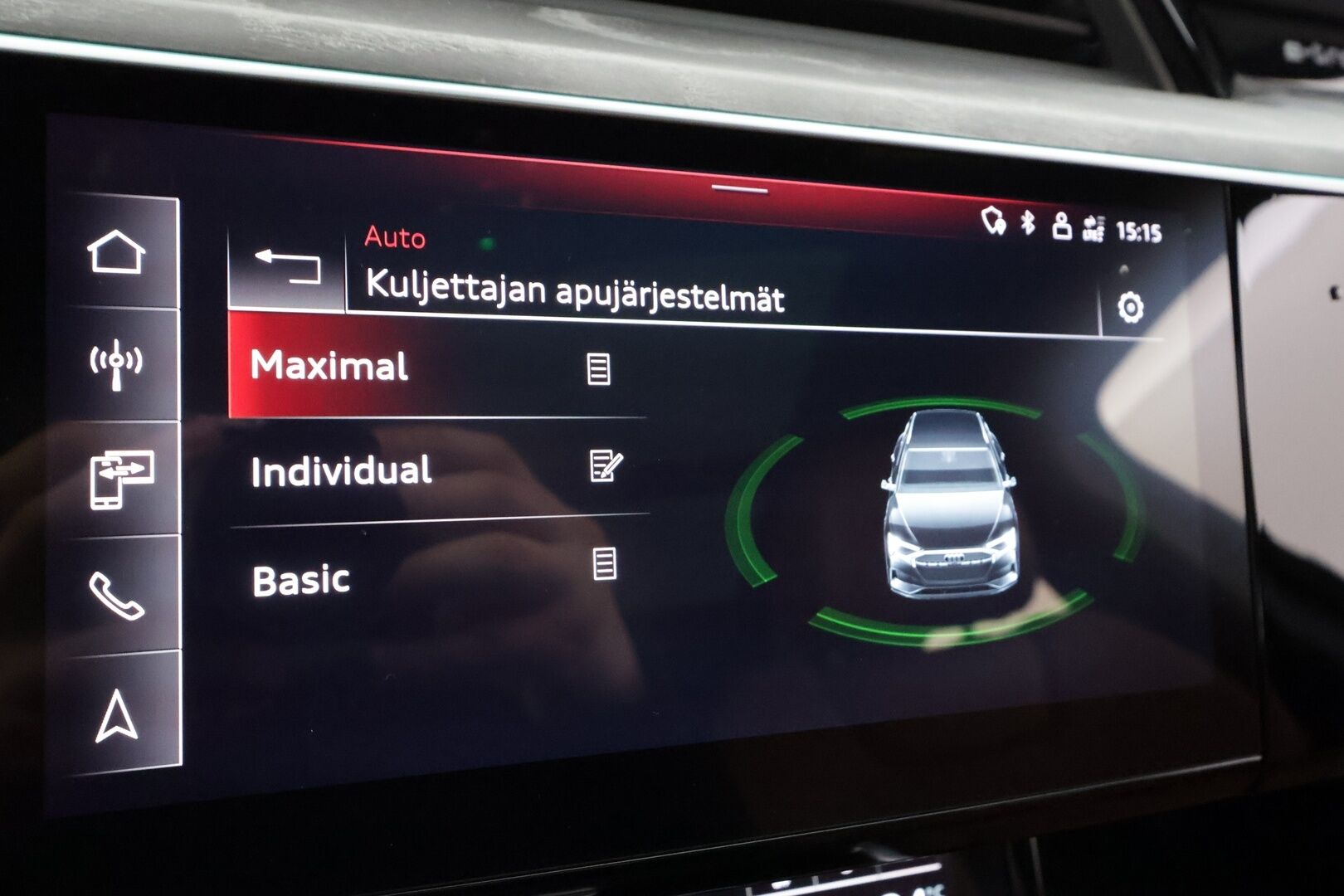 AUDI E-TRON 2023 S Line 55 quattro * ACC / Bang&Olufsen / Koukku / Panoraama / HUD / Ruskeat Nahat / Ilma-Alusta / P-Kamera ** - Akku kuntotarkastettu / Kahdet renkaat aluvanteilla / Merkkihuollettu / Supervarusteet! - HULLUT AVAJAISHULINAT KORKOTARJOUS 3,29 %