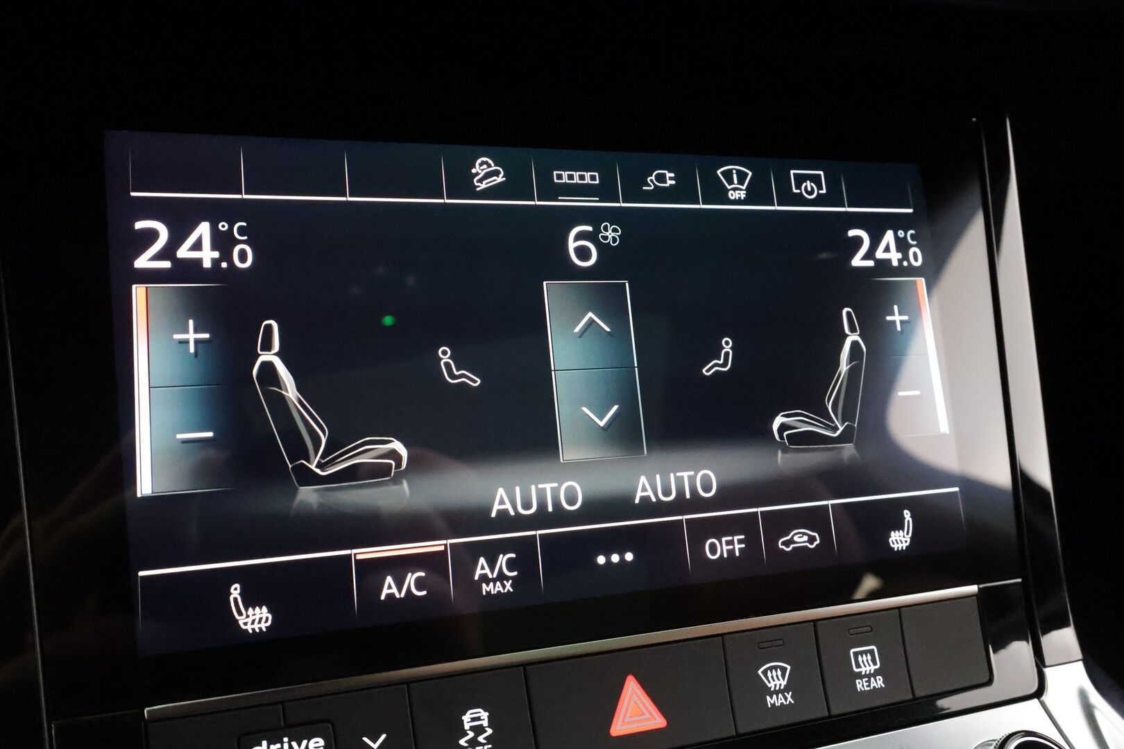 AUDI E-TRON 2023 S Line 55 quattro * ACC / Bang&Olufsen / Koukku / Panoraama / HUD / Ruskeat Nahat / Ilma-Alusta / P-Kamera ** - Akku kuntotarkastettu / Kahdet renkaat aluvanteilla / Merkkihuollettu / Supervarusteet! - HULLUT AVAJAISHULINAT KORKOTARJOUS 3,29 %