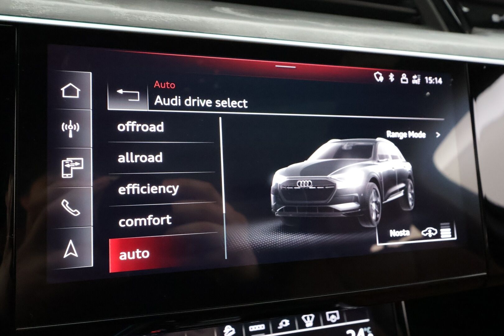 AUDI E-TRON 2023 S Line 55 quattro * Adapt.Vakkari / Bang&Olufsen / Koukku / Panoraama / HUD / Ruskeat Nahat / Ilma-Alusta / Navi - Akku kuntotarkastettu / Kahdet renkaat aluvanteilla / Merkkihuollettu / Supervarusteet!
