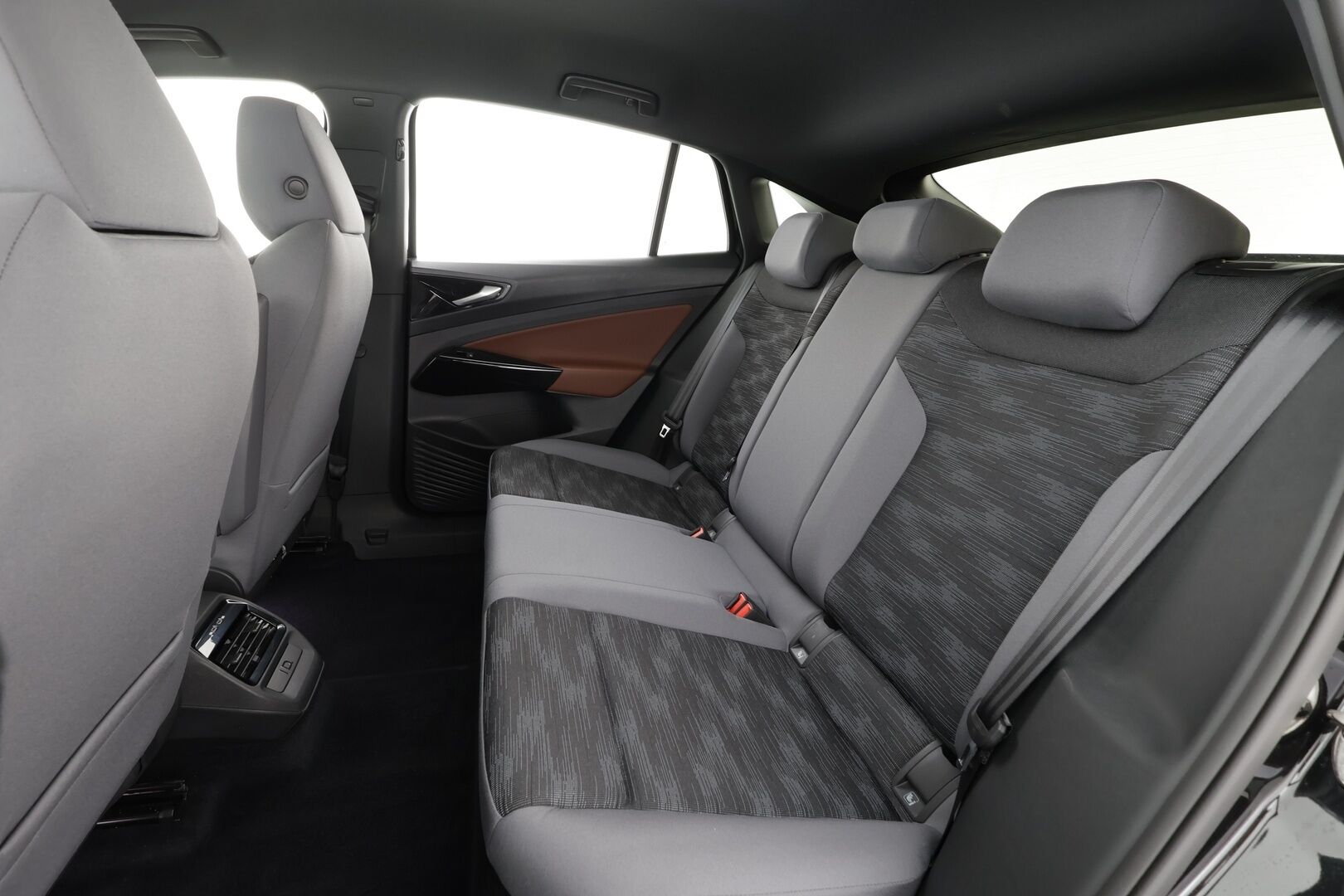 VOLKSWAGEN ID.5 2023 Pro Performance 150 kW * ILP / ACC / Matrix-LED / P.Kamera / Navi / Kaistavahti / Keyless * - 2x Latauskaapelit - HULLUT AVAJAISHULINAT KORKOTARJOUS 3,29 %