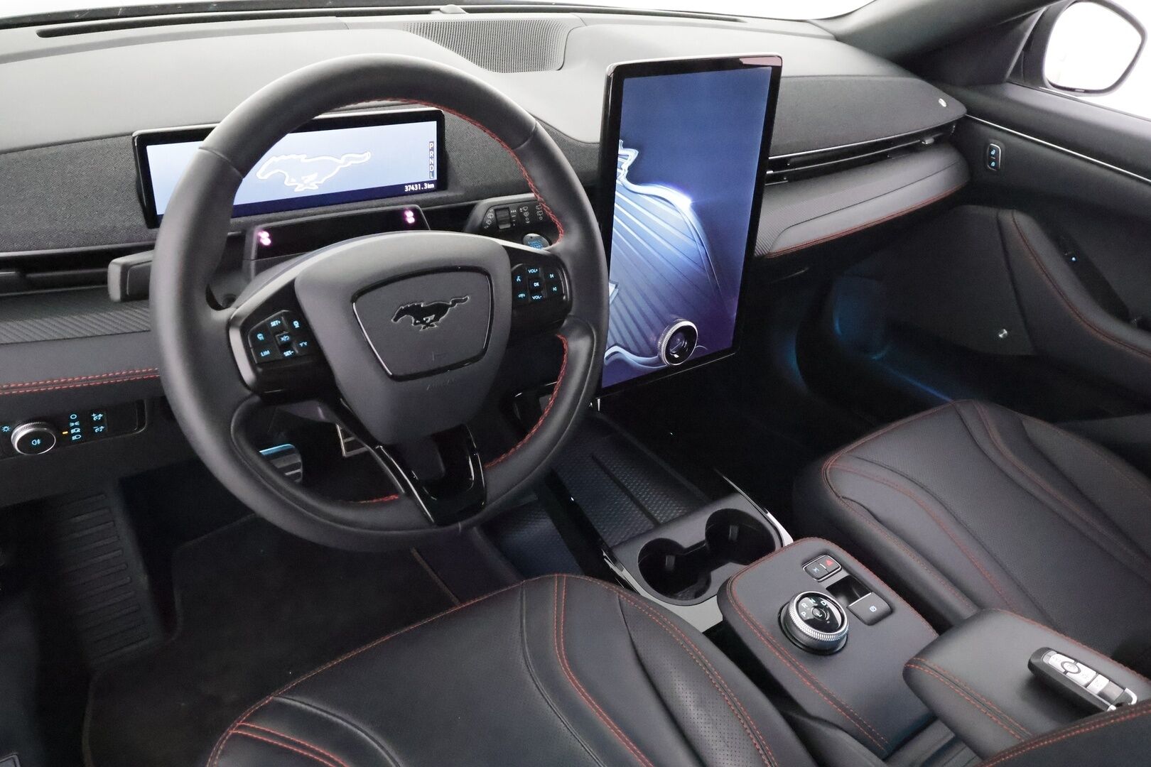 FORD MUSTANG MACH-E 2022 269 AWD * ACC / LED / 360 / Lasikatto / Muistipenkki / B&O / Keyless * - Merkkihuollot - HULLUT AVAJAISHULINAT KORKOTARJOUS 3,29 %