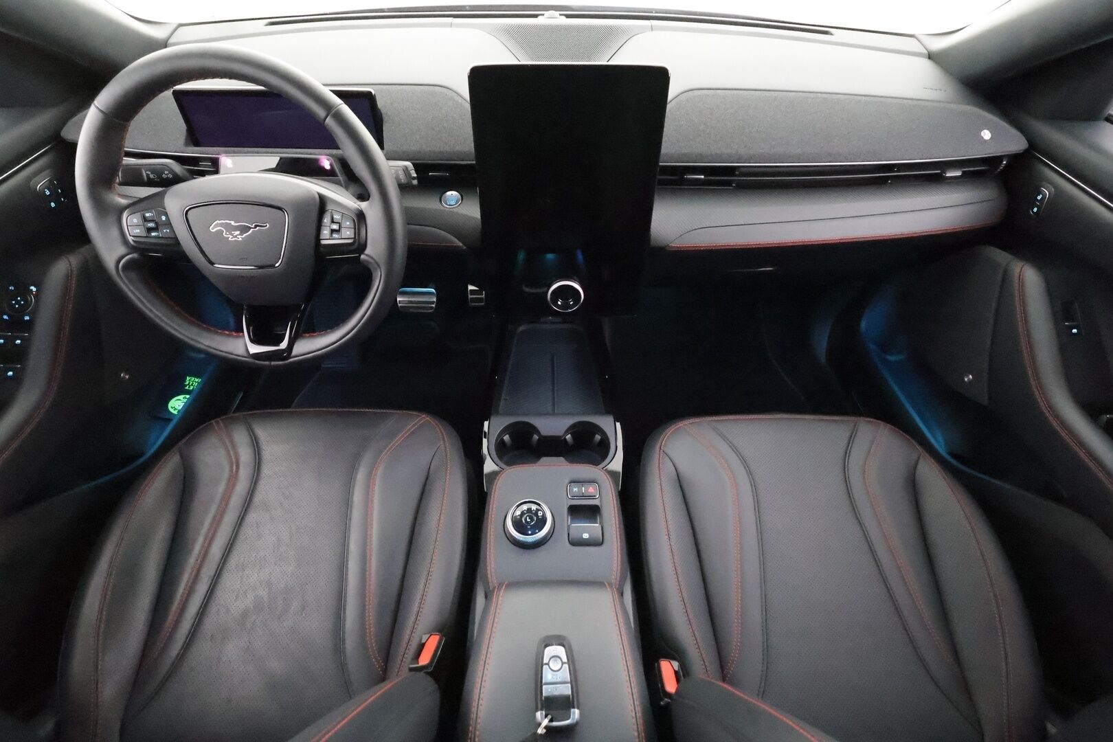 FORD MUSTANG MACH-E 2022 269 AWD * ACC / LED / 360 / Lasikatto / Muistipenkki / B&O / Keyless * - Merkkihuollot - HULLUT AVAJAISHULINAT KORKOTARJOUS 3,29 %