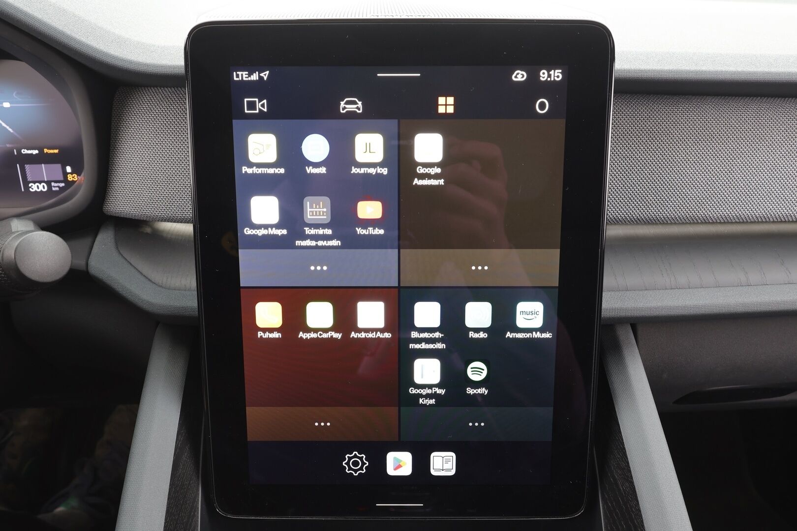 POLESTAR 2 2022 Dual Motor 78 kWh * ACC / H&K / ILP / Pixel LED / Lasikatto / 360° / Muistipenkki / BLIS / Navi / Keyless / Ratinlämmitin * - Kahdet renkaat aluvanteilla / Merkkihuollettu - HULLUT AVAJAISHULINAT KORKOTARJOUS 3,29 %