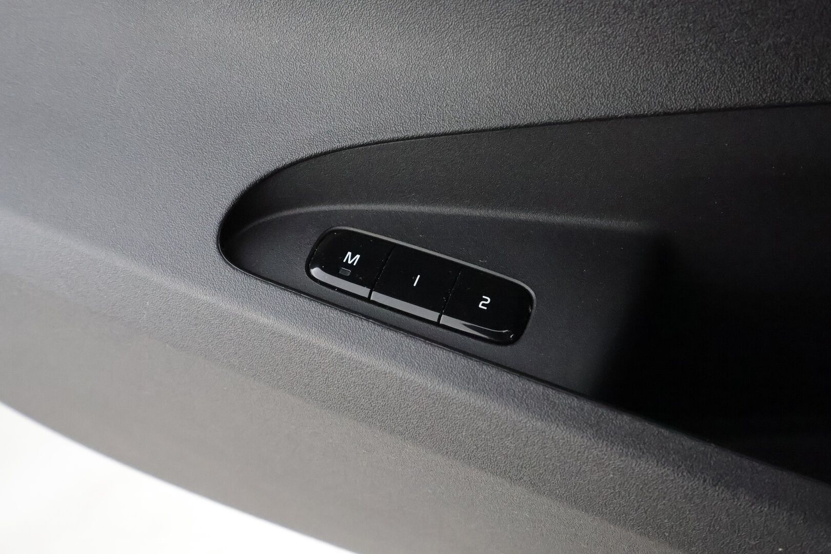 POLESTAR 2 2022 Dual Motor 78 kWh * ACC / H&K / ILP / Pixel LED / Lasikatto / 360° / Muistipenkki / BLIS / Navi / Keyless / Ratinlämmitin * - Kahdet renkaat aluvanteilla / Merkkihuollettu - HULLUT AVAJAISHULINAT KORKOTARJOUS 3,29 %