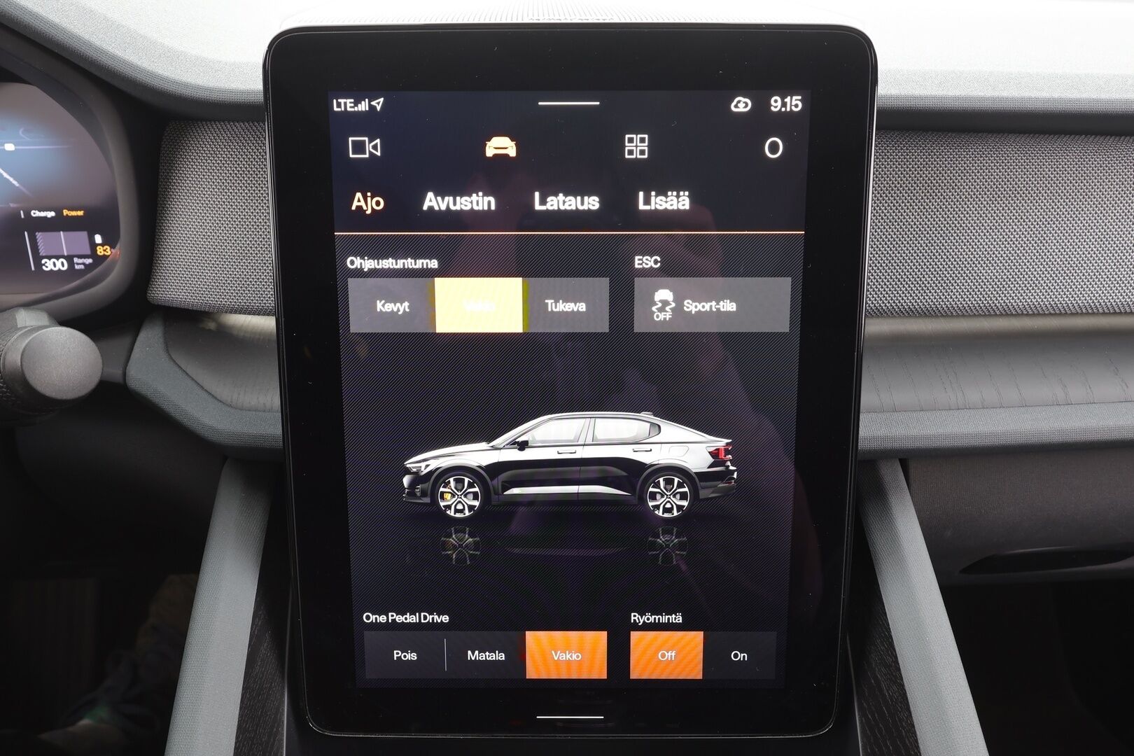 POLESTAR 2 2022 Dual Motor 78 kWh * ACC / H&K / ILP / Pixel LED / Lasikatto / 360° / Muistipenkki / BLIS / Navi / Keyless / Ratinlämmitin * - Kahdet renkaat aluvanteilla / Merkkihuollettu - HULLUT AVAJAISHULINAT KORKOTARJOUS 3,29 %