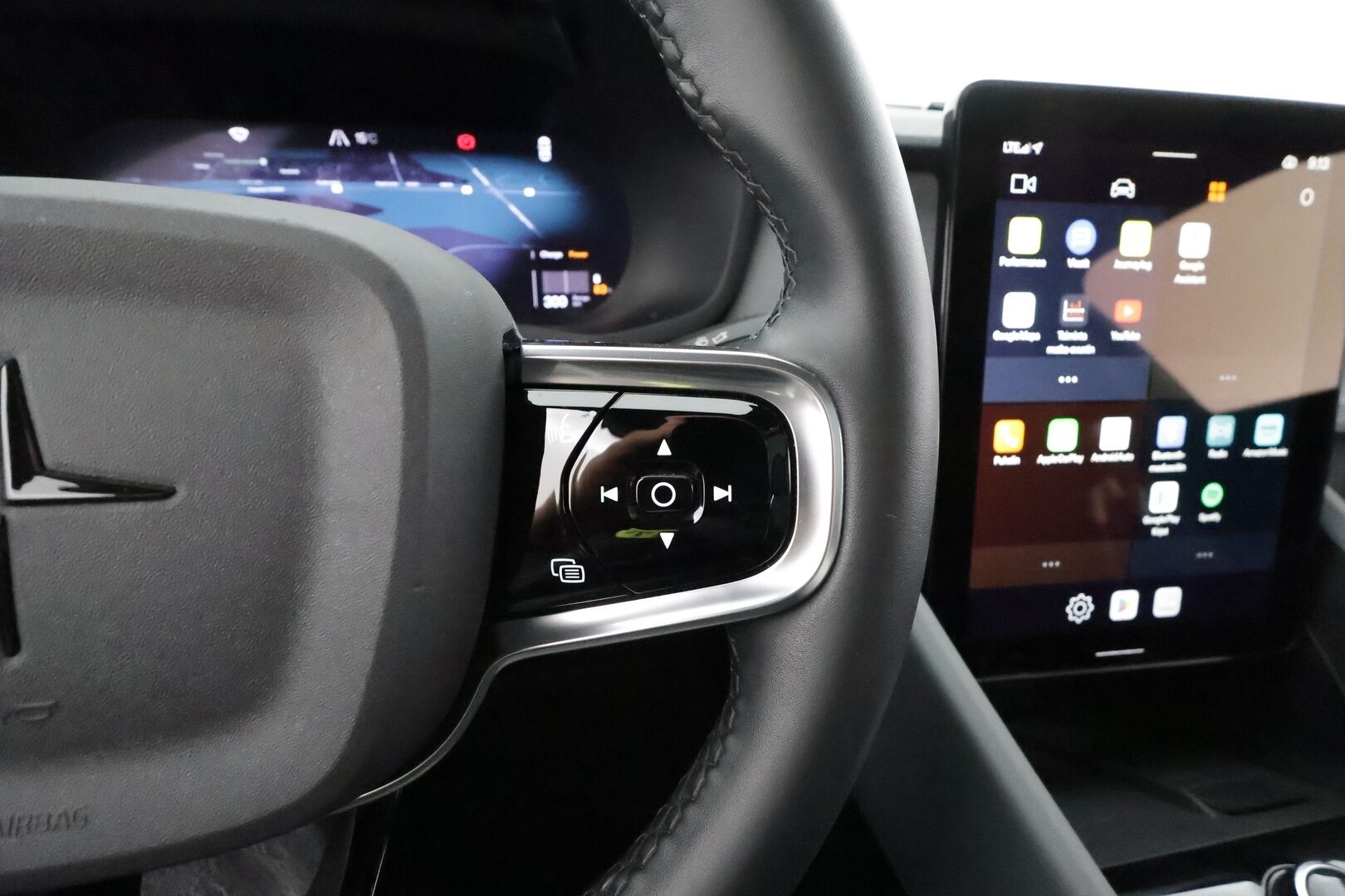 POLESTAR 2 2022 Dual Motor 78 kWh * ACC / H&K / ILP / Pixel LED / Lasikatto / 360° / Muistipenkki / BLIS / Navi / Keyless / Ratinlämmitin * - Kahdet renkaat aluvanteilla / Merkkihuollettu - HULLUT AVAJAISHULINAT KORKOTARJOUS 3,29 %