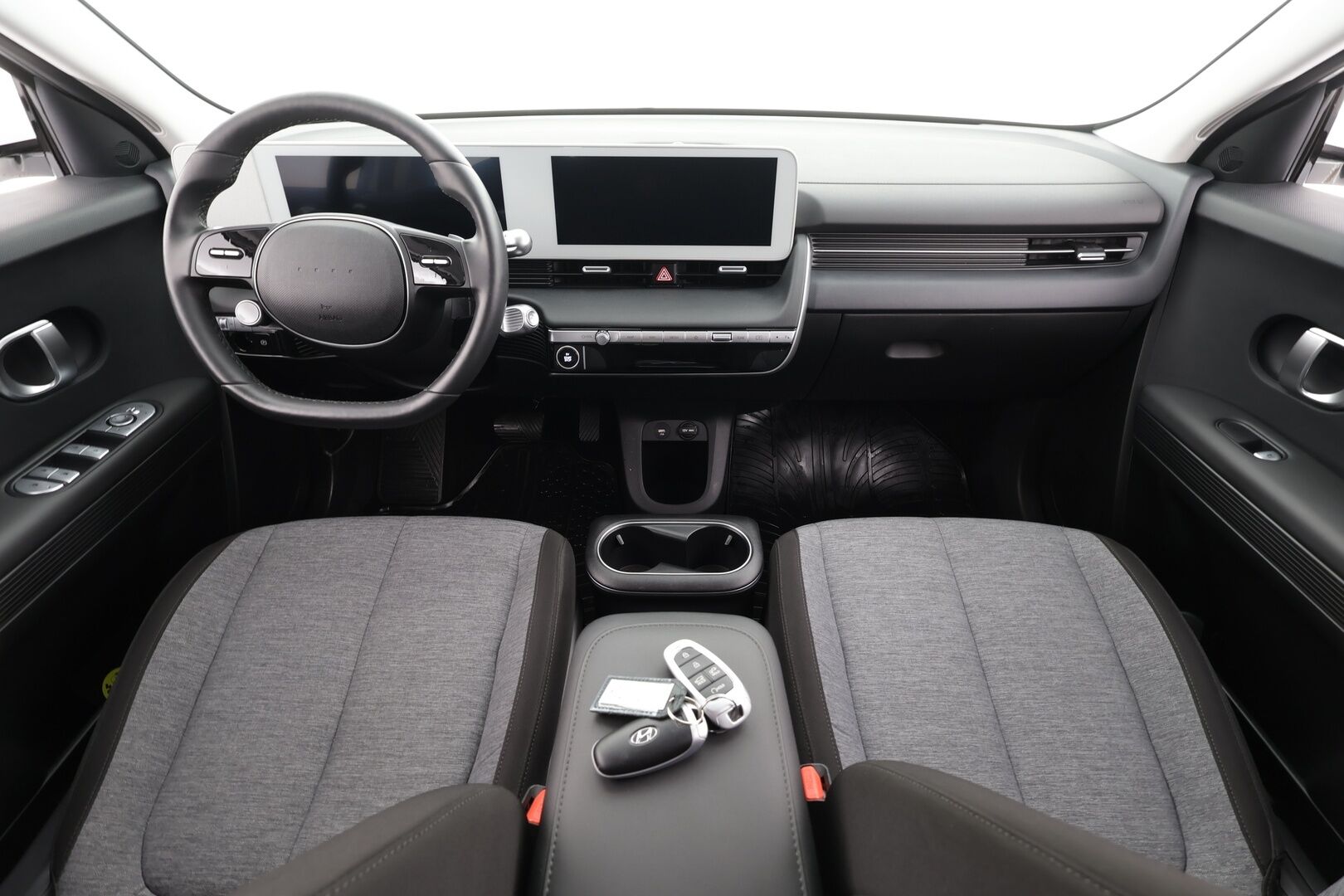 Hyundai IONIQ 5 2023 77 kWh 229 hv Premium * ACC / P.kamera / ILP / LED / Navi / Keyless / Sähköluukku / Sähköpenkki * - Merkkihuollettu