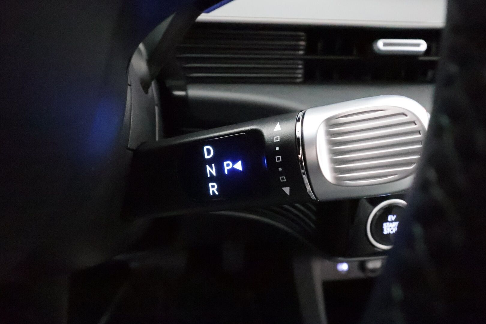 Hyundai IONIQ 5 2023 77 kWh 229 hv Premium * ACC / P.kamera / ILP / LED / Navi / Keyless / Sähköluukku / Sähköpenkki * - Merkkihuollettu