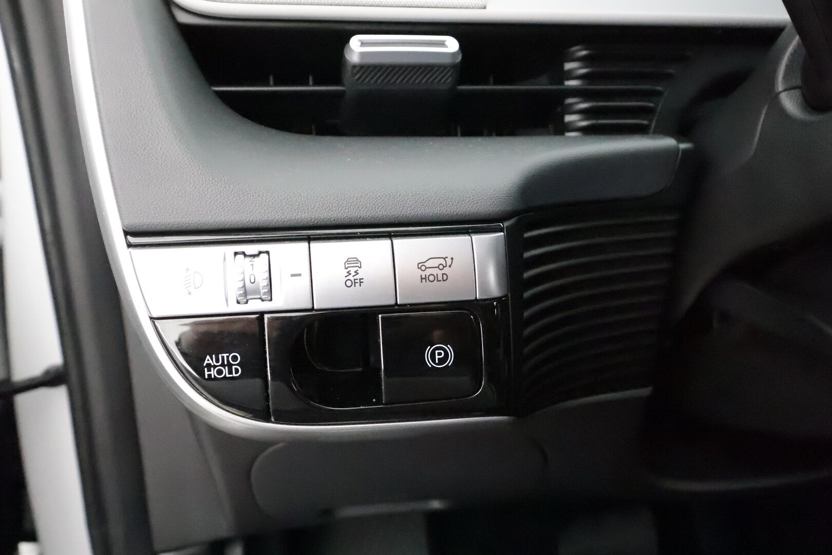 Hyundai IONIQ 5 2023 77 kWh 229 hv Premium * ACC / P.kamera / ILP / LED / Navi / Keyless / Sähköluukku / Sähköpenkki * - Merkkihuollettu