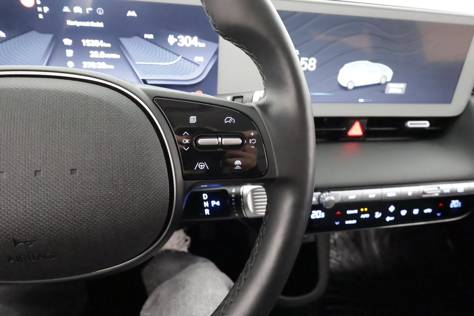 Hyundai IONIQ 5 2023 77 kWh 229 hv Premium * ACC / P.kamera / ILP / LED / Navi / Keyless / Sähköluukku / Sähköpenkki * - Merkkihuollettu