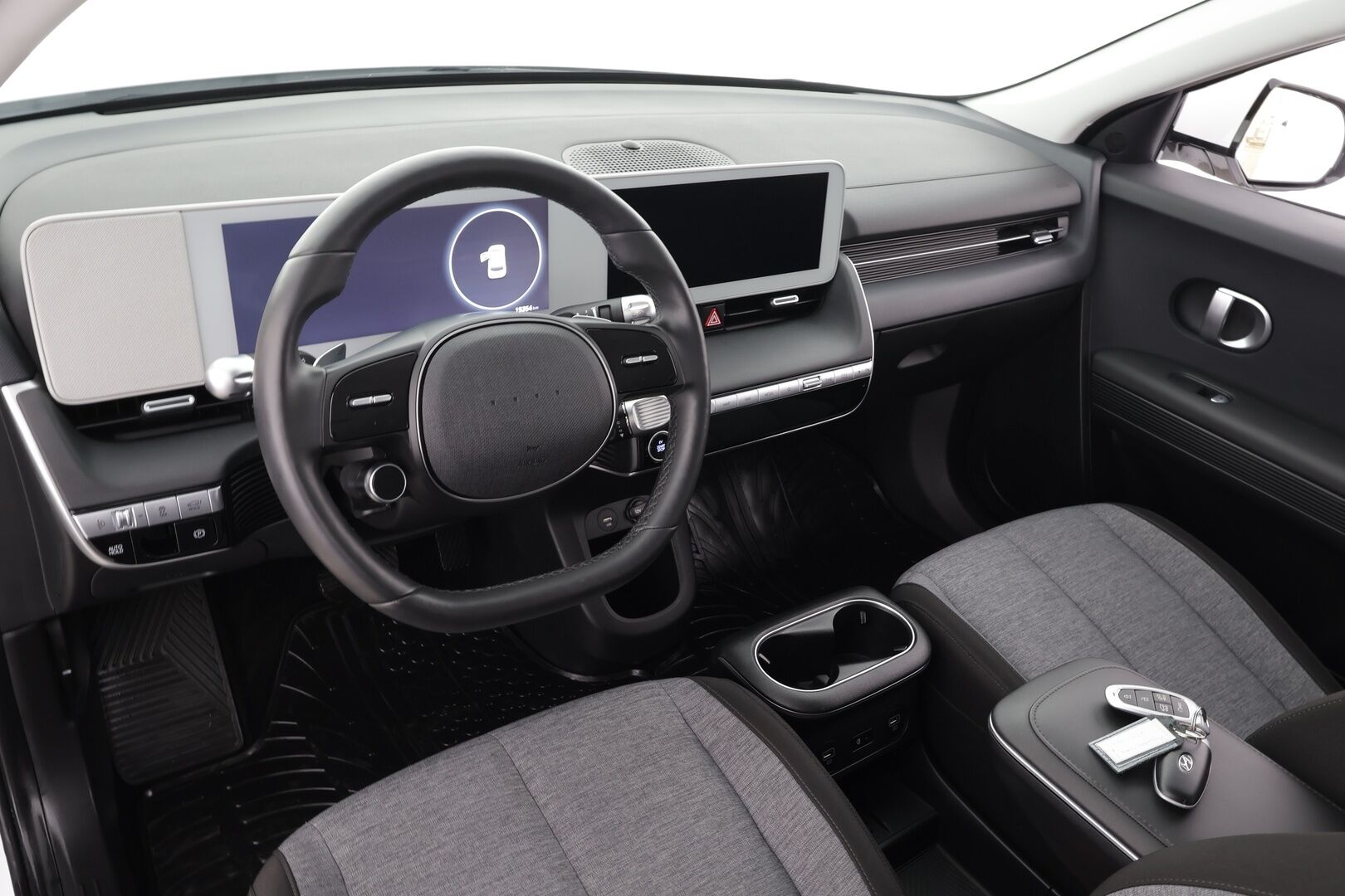 Hyundai IONIQ 5 2023 77 kWh 229 hv Premium * ACC / P.kamera / ILP / LED / Navi / Keyless / Sähköluukku / Sähköpenkki * - Merkkihuollettu