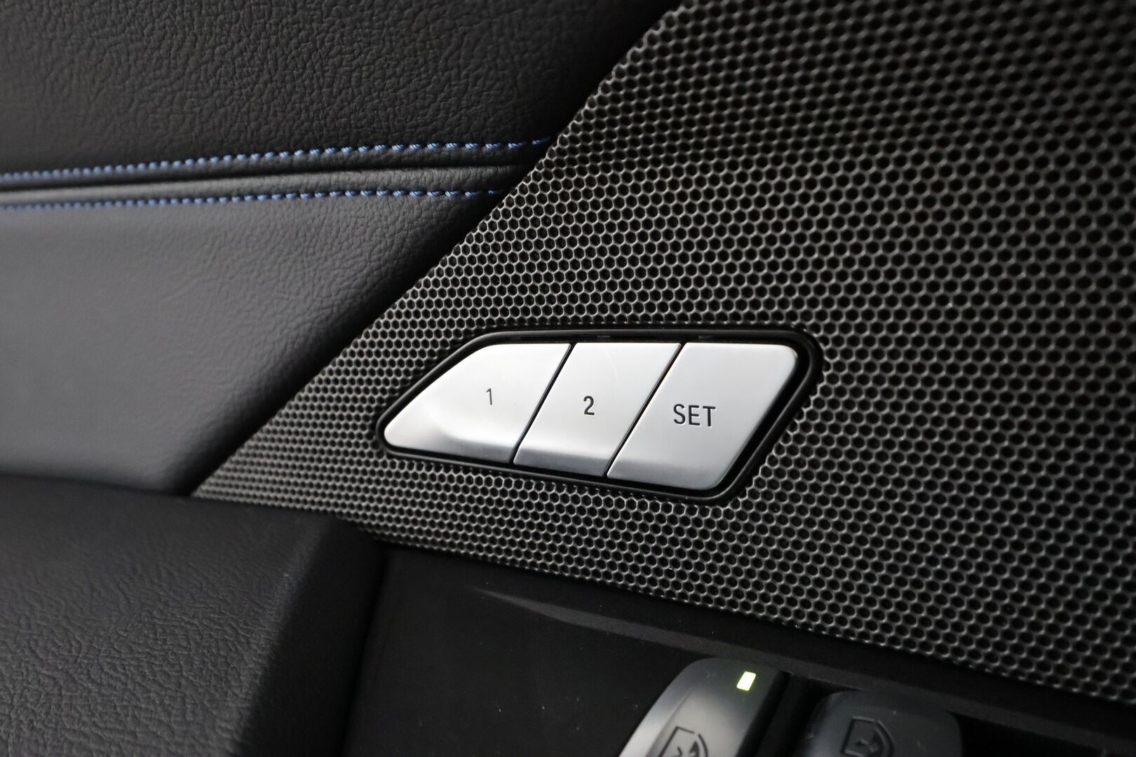 BMW i4 2024 M50 Fully Charged - | ACC | Lisälämmitin | Koukku | Laser Light LED | H/K | P.Kamera | Muistipenkki | Widescreen | Kahdet Renkaat | Merkkihuollettu |