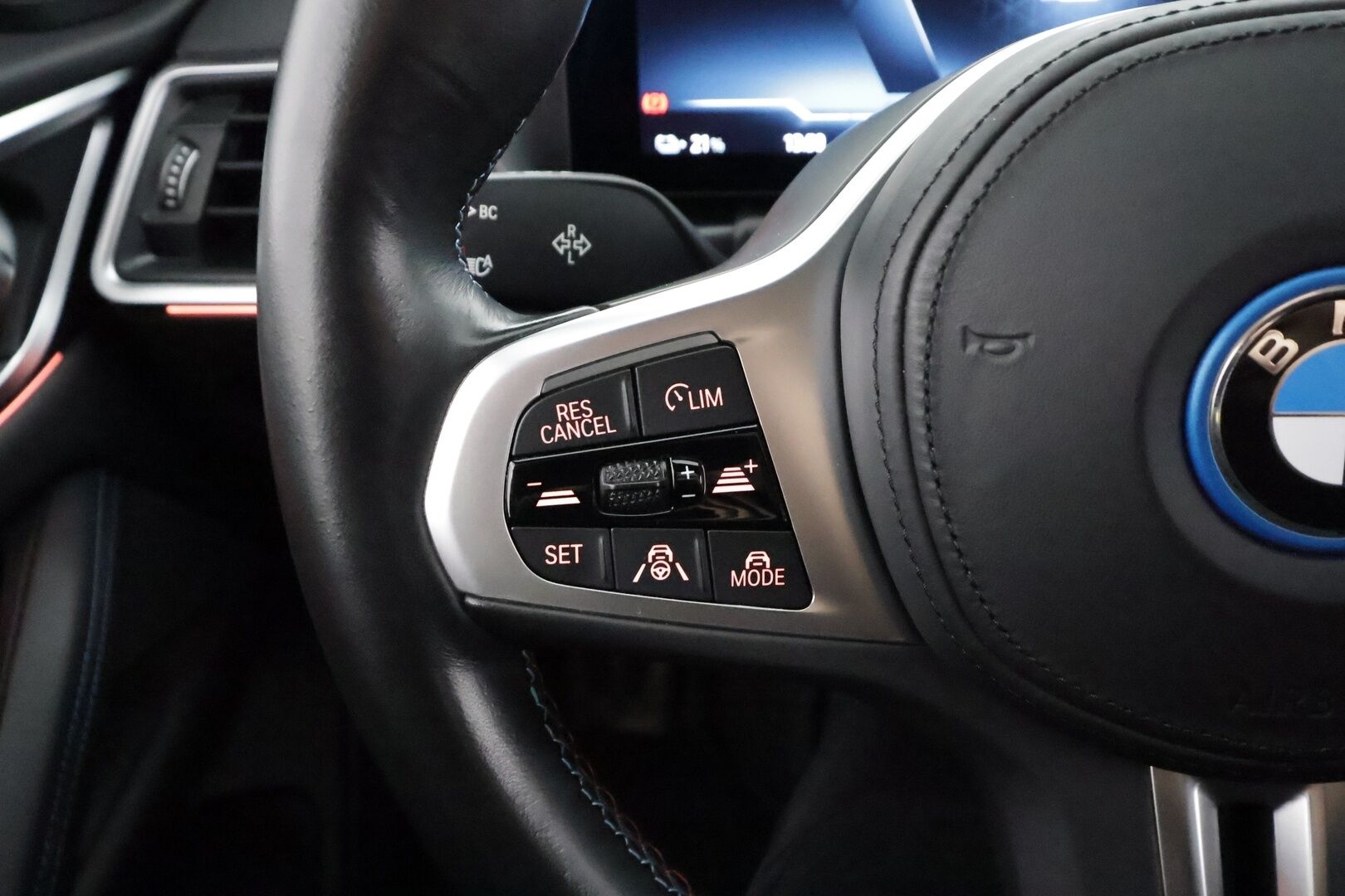 BMW i4 2024 M50 Fully Charged - | ACC | Lisälämmitin | Koukku | Laser Light LED | H/K | P.Kamera | Muistipenkki | Widescreen | Kahdet Renkaat | Merkkihuollettu |