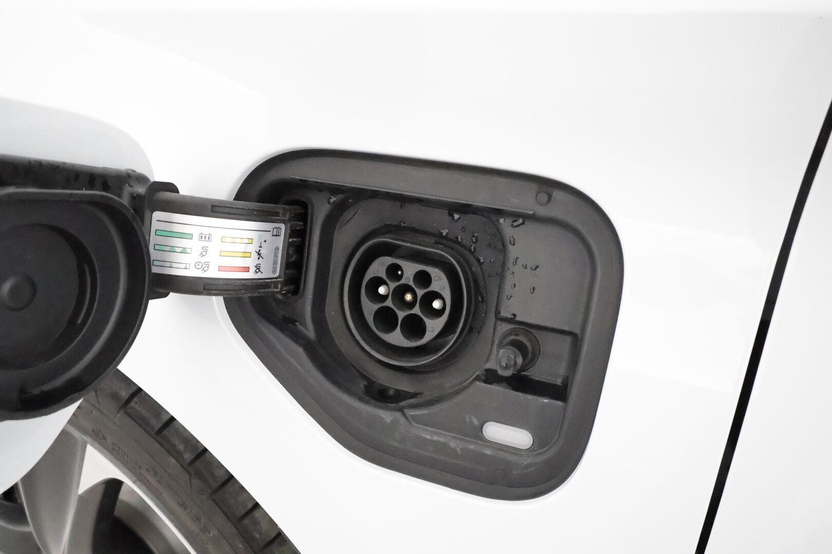 Cupra Leon Sportstourer 2024 VZ 1,4 PHEV 180 kW e-HYBRID DSG **ACC / LED / P.Kamera / Koukku / Navi / Kaistavahti / KeylessGO** - 3,99 % KORKOTARJOUS TÄHÄN AUTOON 14.9. ASTI! - 2x Latauskaapelit / Kahdet Renkaat / Merkkihuollettu!