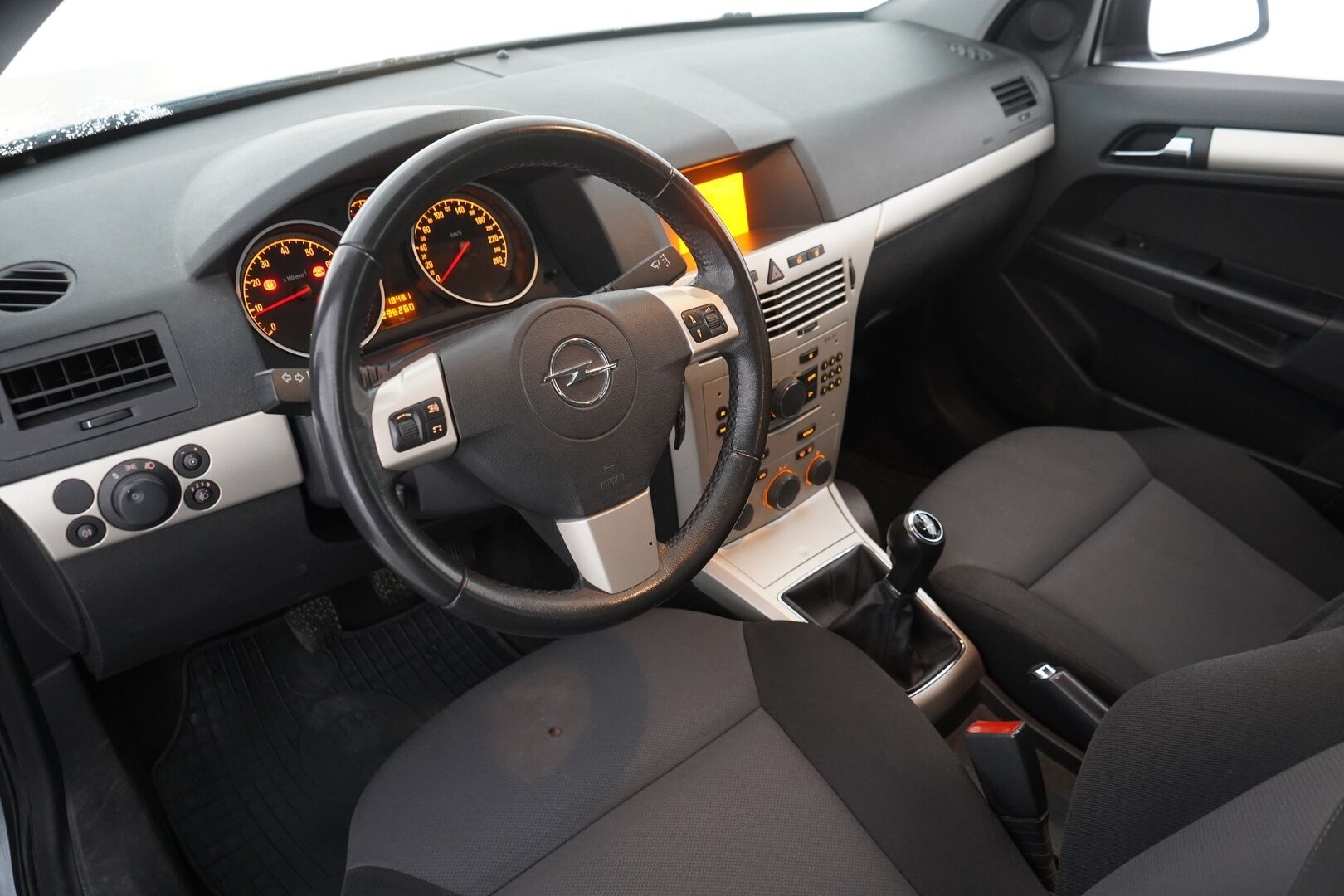 Opel Astra 2008 1.6 Twinport Wagon Enjoy 115hv M5 *Myydään huutokaupat.com sivulla!*