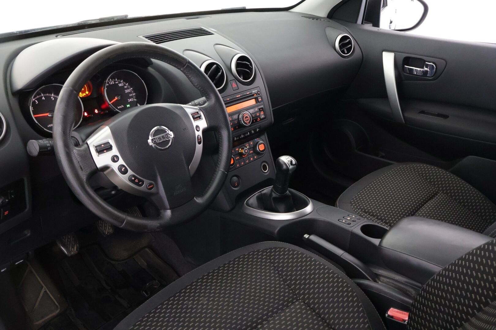 Nissan Qashqai 2009 1,6 Acenta 5MT 4x2 - Huutokaupat.com / Vetokoukku / Katso huollot! / Siisti! 