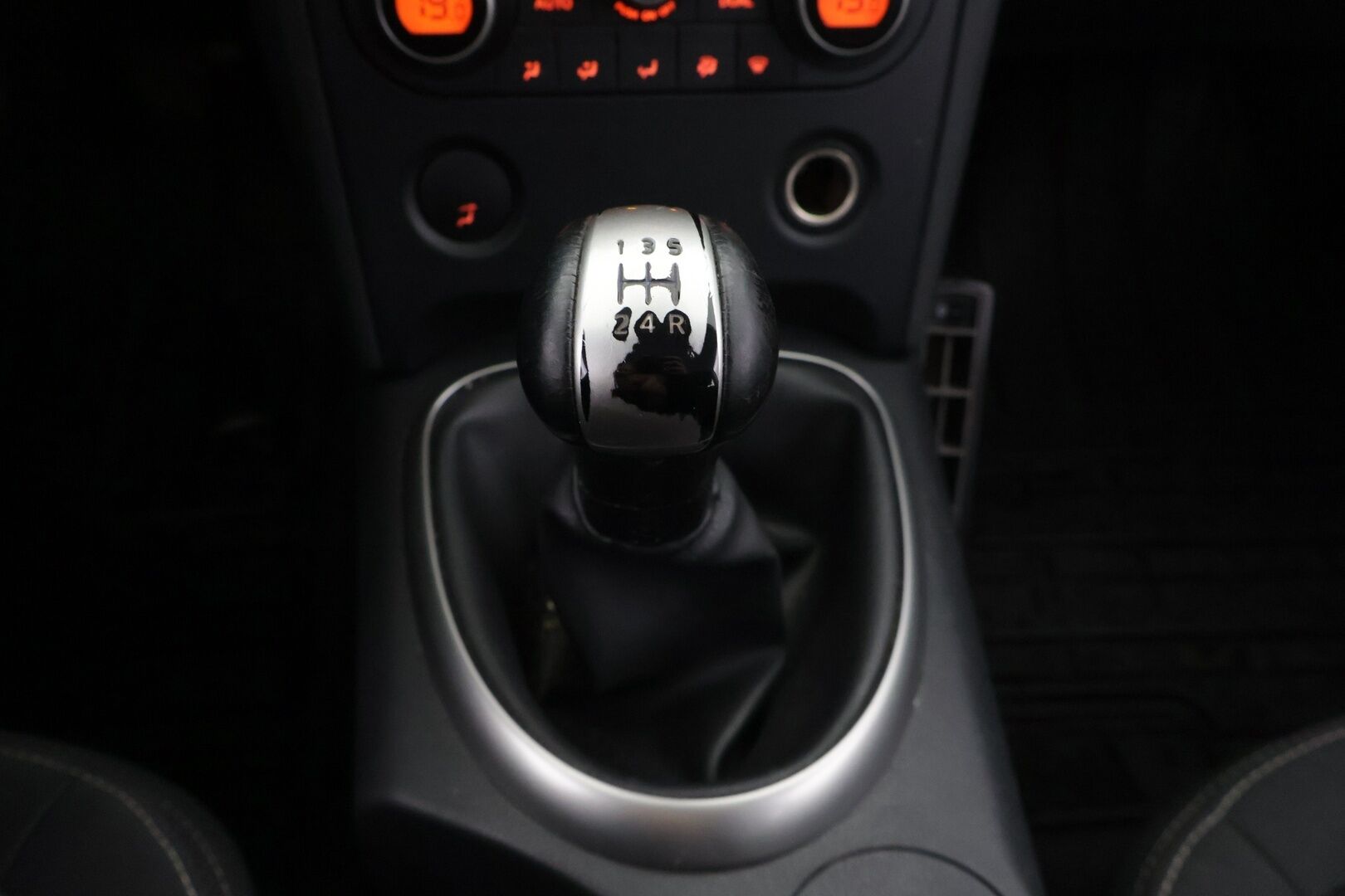 Nissan Qashqai 2009 1,6 Acenta 5MT 4x2 - Huutokaupat.com / Vetokoukku / Katso huollot! / Siisti! 