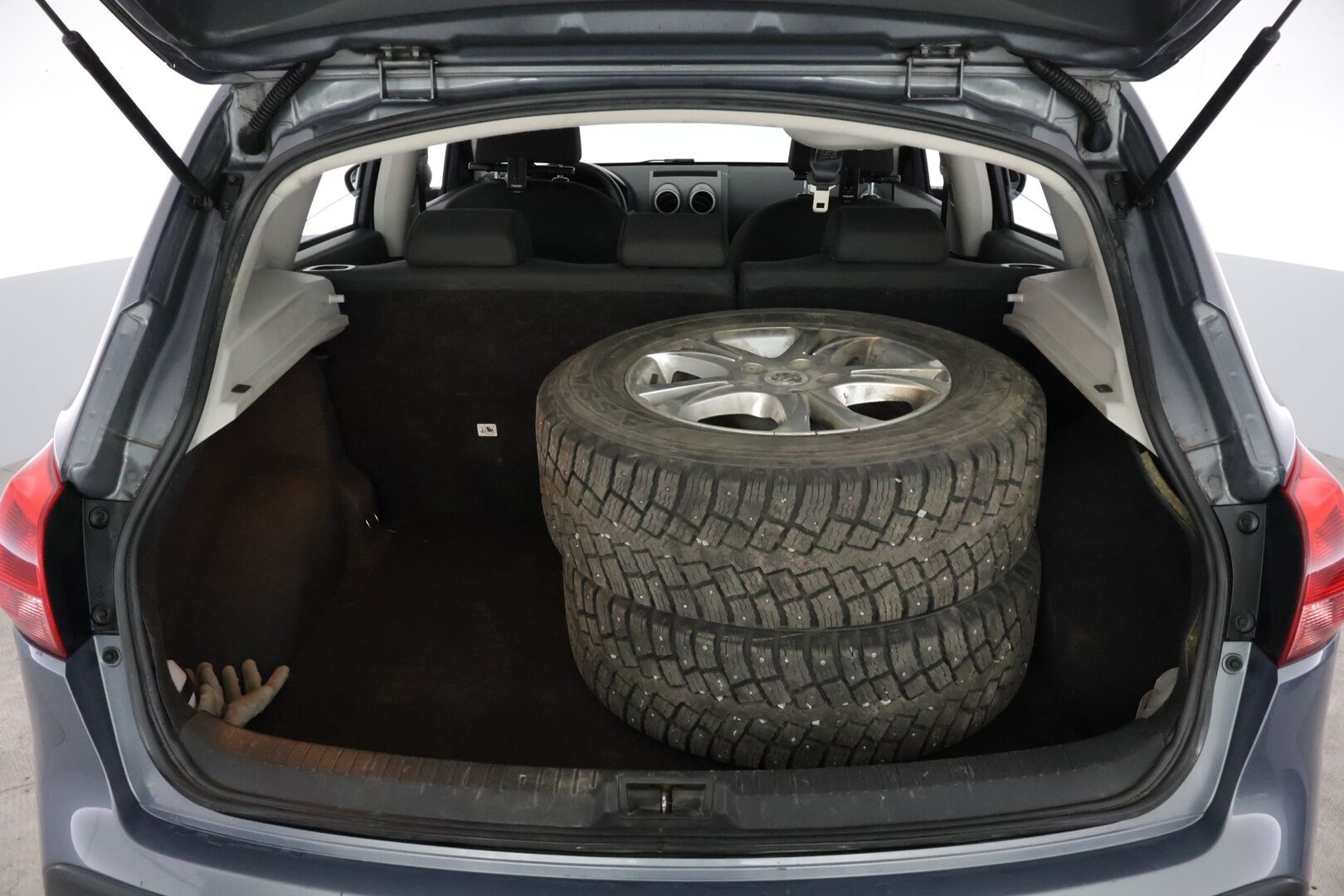 Nissan Qashqai 2009 1,6 Acenta 5MT 4x2 - Huutokaupat.com / Vetokoukku / Katso huollot! / Siisti! 