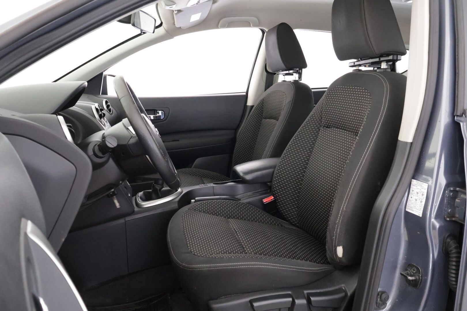Nissan Qashqai 2009 1,6 Acenta 5MT 4x2 - Huutokaupat.com / Vetokoukku / Katso huollot! / Siisti! 