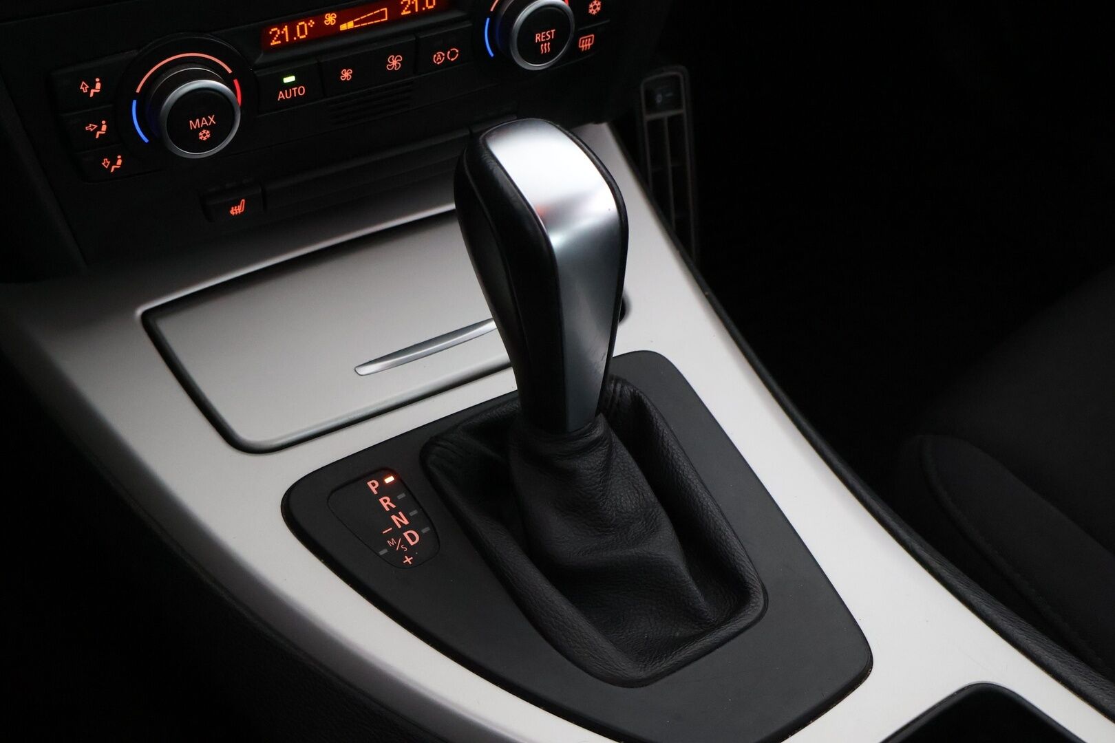 BMW 320 2009 A E90 Sedan Business - MYYDÄÄN HUUTOKAUPAT.COM!