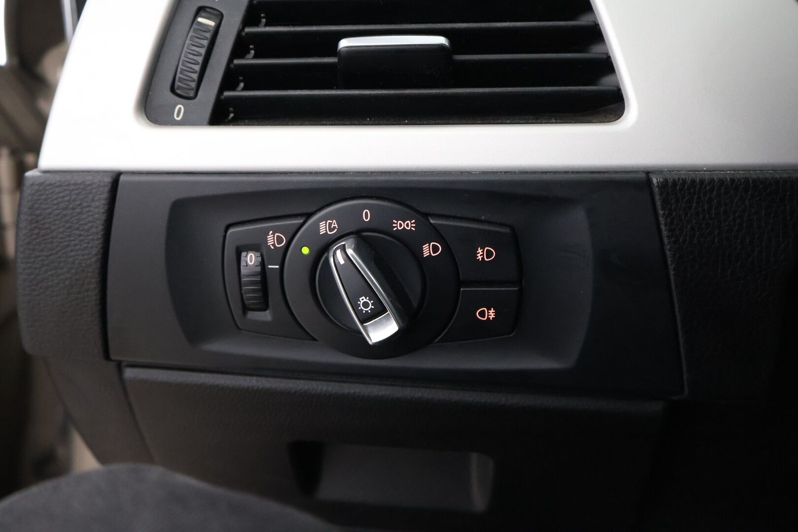 BMW 320 2009 A E90 Sedan Business - MYYDÄÄN HUUTOKAUPAT.COM!