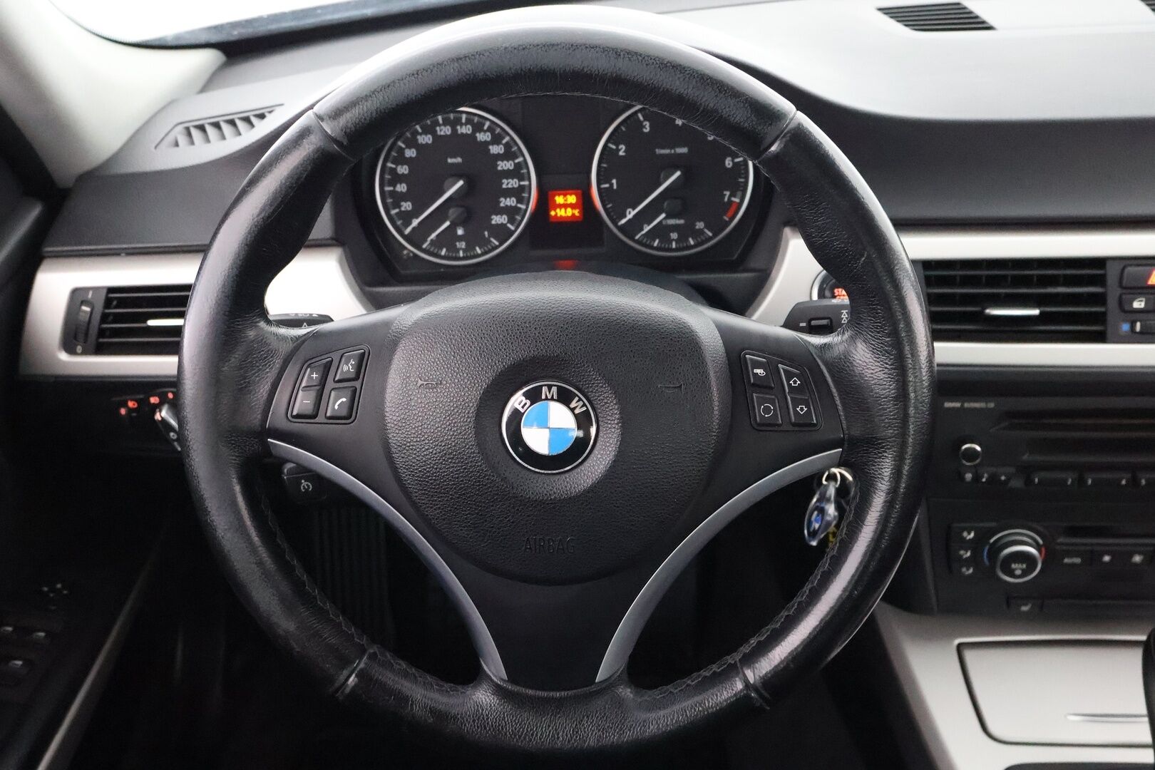 BMW 320 2009 A E90 Sedan Business - MYYDÄÄN HUUTOKAUPAT.COM!