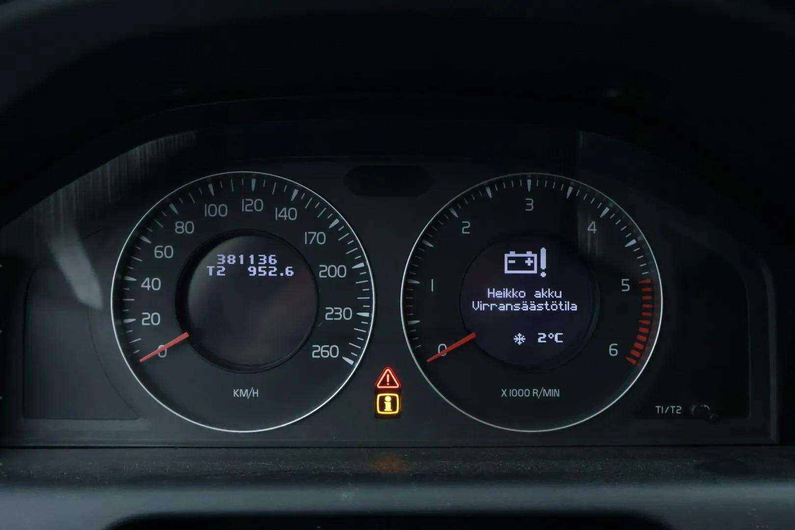 Volvo XC60 2009 2,4D AWD Momentum aut * Webasto / Xenon / Puolnahka / Koukku / Tutkat * - - YritysOutlet - Myydään vain yrityksille / Näyttävä XC60 nyt edullisesti osaavalle! 