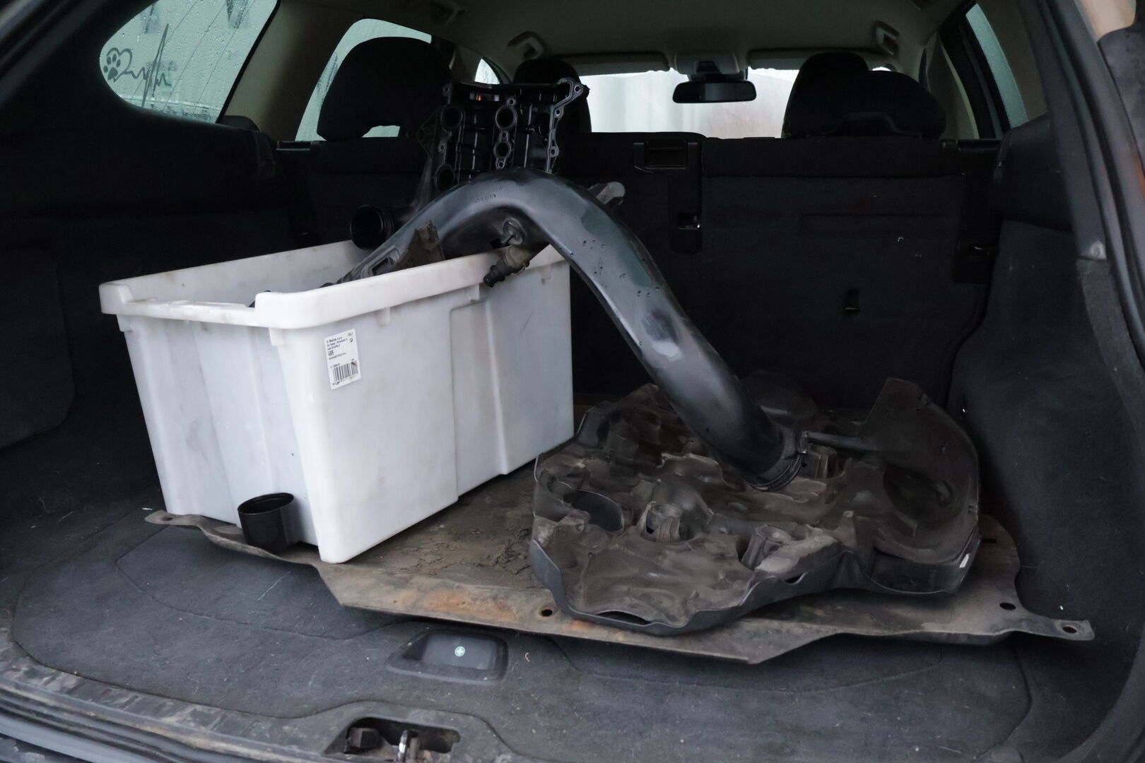 Volvo XC60 2009 2,4D AWD Momentum aut * Webasto / Xenon / Puolnahka / Koukku / Tutkat * - - YritysOutlet - Myydään vain yrityksille / Näyttävä XC60 nyt edullisesti osaavalle! 