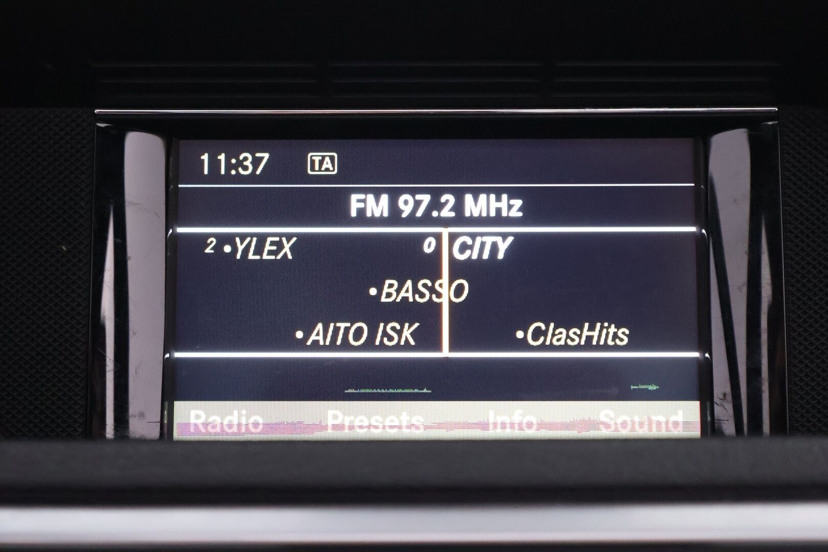 Mercedes-Benz E 2009 220 CDI BE A Avantgarde - Kattoluukku / Ruskea Nahkasisusta / Aktiiviset Xenonit / Vakkari / Peruutustutkat / Lohko & Sisäpistoke / 2x Fiksut renkaat aluvantein!