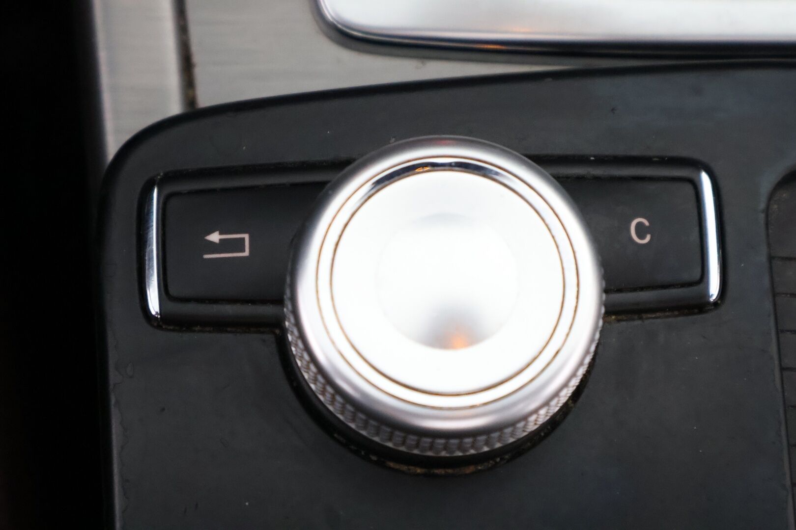 Mercedes-Benz E 2009 220 CDI BE A Avantgarde - Kattoluukku / Ruskea Nahkasisusta / Aktiiviset Xenonit / Vakkari / Peruutustutkat / Lohko & Sisäpistoke / 2x Fiksut renkaat aluvantein!