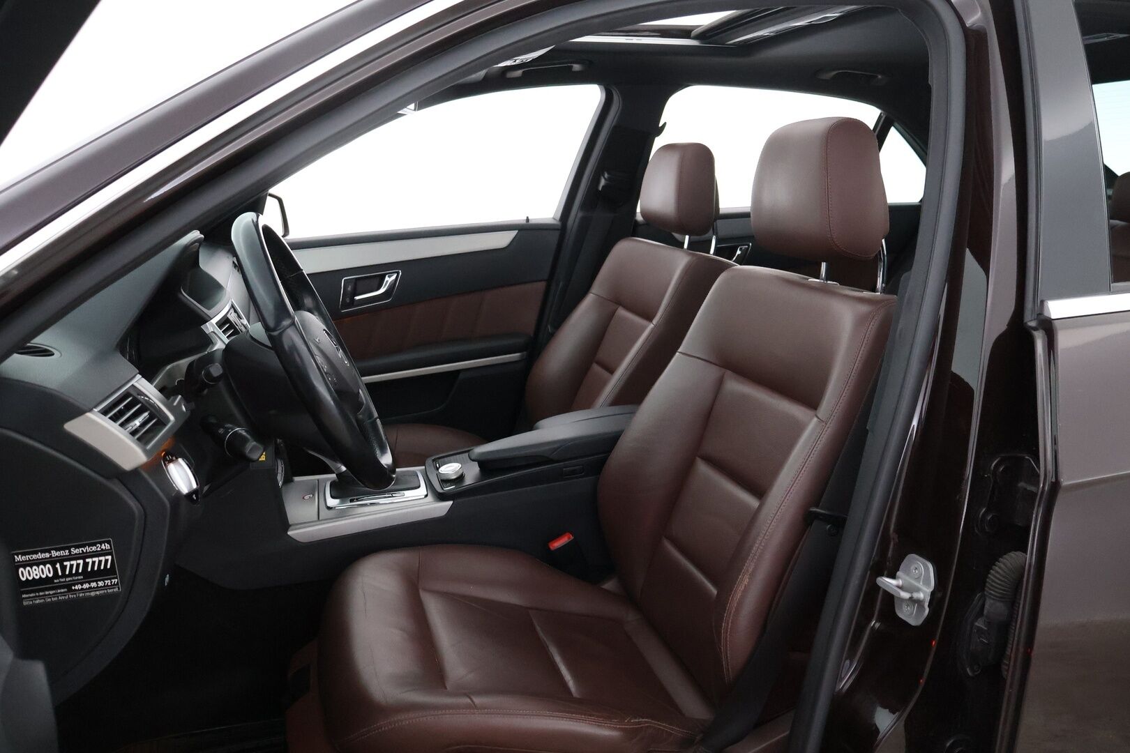 Mercedes-Benz E 2009 220 CDI BE A Avantgarde - Kattoluukku / Ruskea Nahkasisusta / Aktiiviset Xenonit / Vakkari / Peruutustutkat / Lohko & Sisäpistoke / 2x Fiksut renkaat aluvantein!