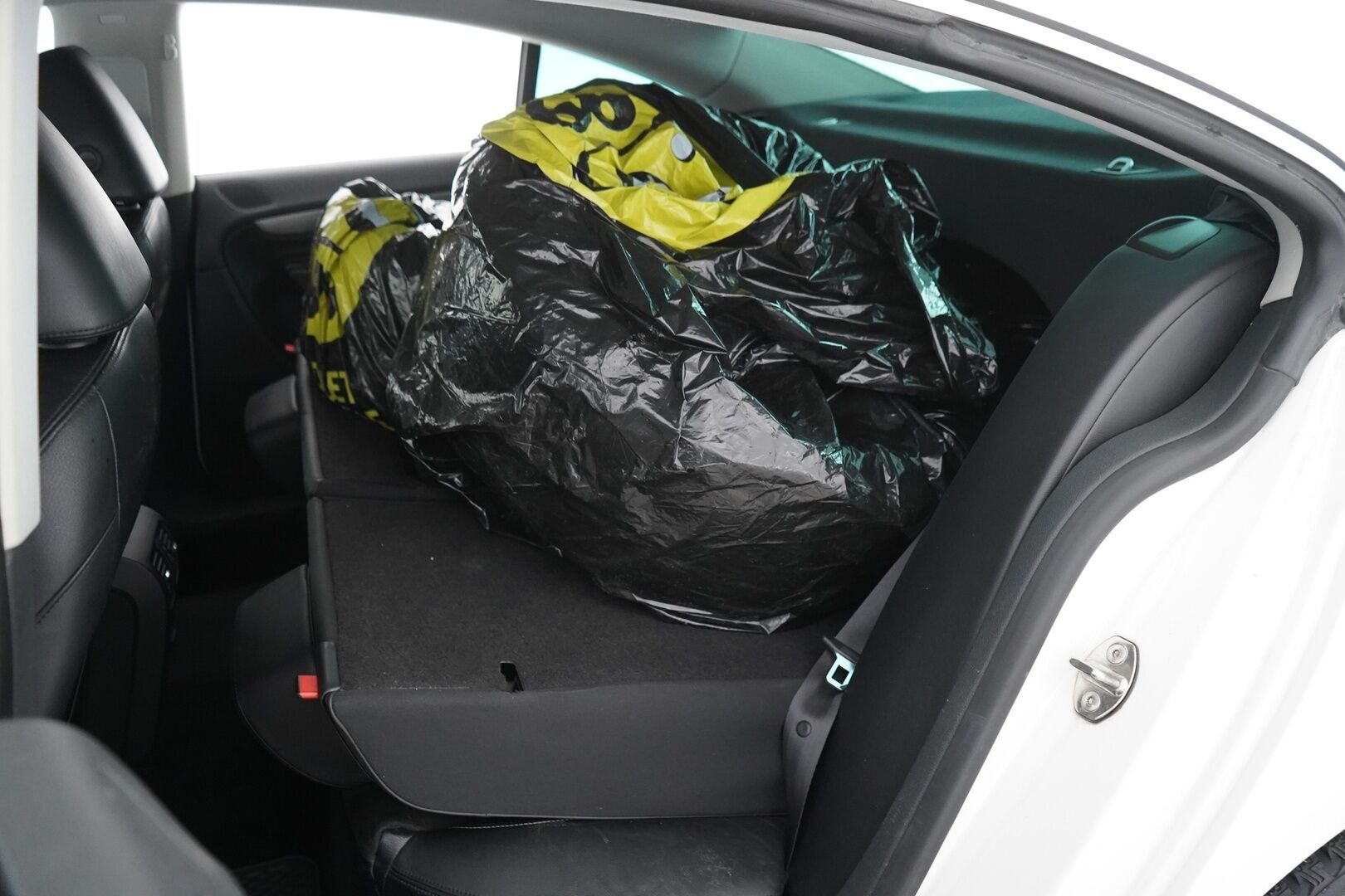 Volkswagen Passat CC 2009 MYYDÄÄN HUUTOKAUPAT.COM - MYYDÄÄÄN HUUTOKAUPAT.COM SIVUSTOLLA! Uusi kytkinpaketti / Suomi-auto / Kahdet hyvät renkaat / Seuraava katsastus 07/2026