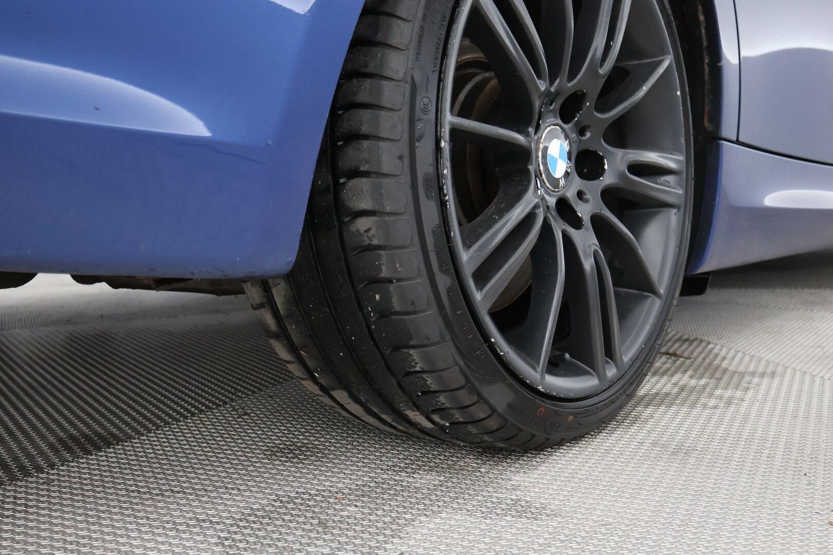 BMW 330 2010 dA X-Drive E90 Sedan M-Sport - YritysOutlet - Myydään vain yrityksille