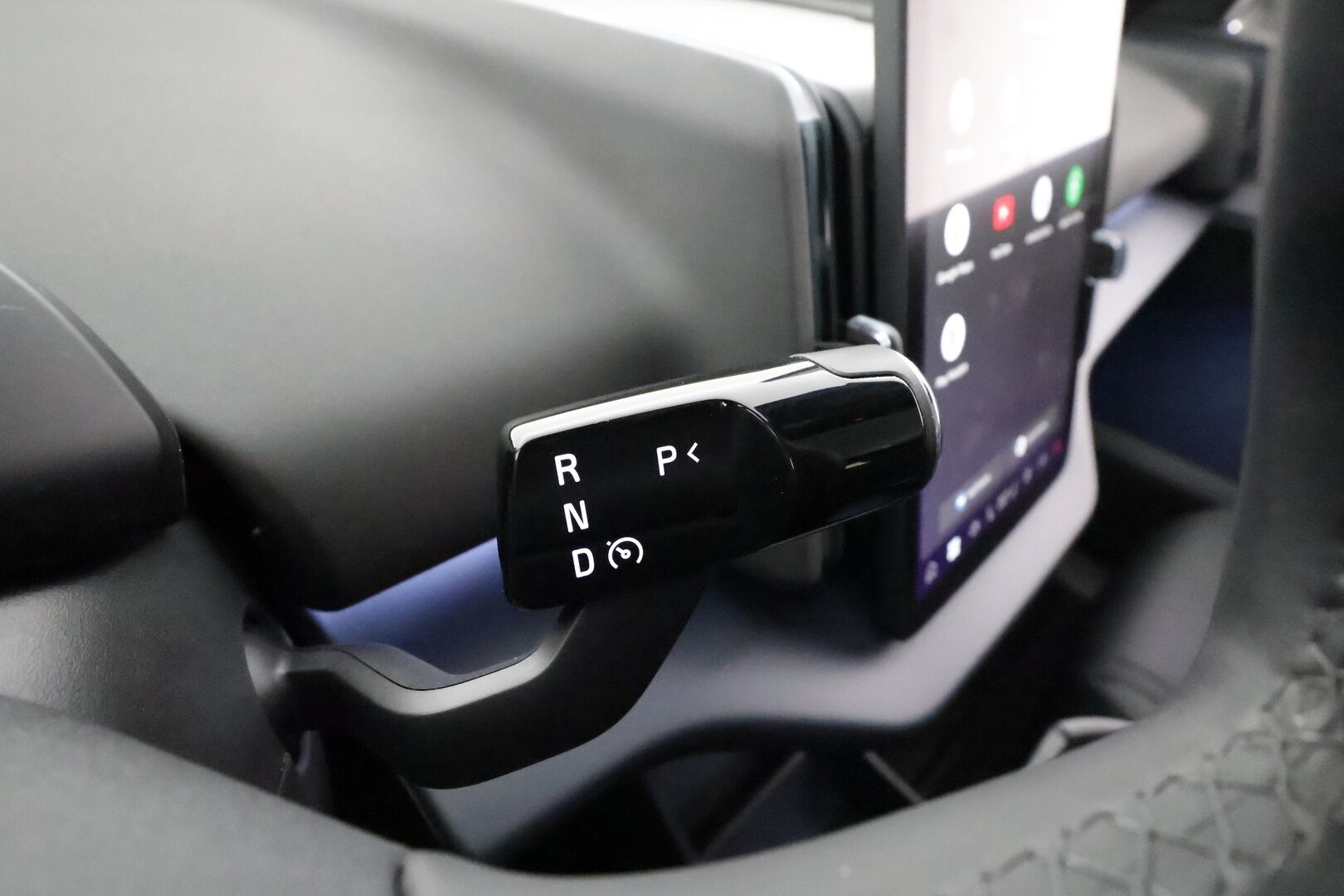 Volvo EX30 2024 Twin Performance Ultra * ILP / Koukku / Lasikatto / Pilot Assist / H&K / 360 / LED / Muistipenkki * - Merkkihuollot / Kahdet renkaat aluvanteilla