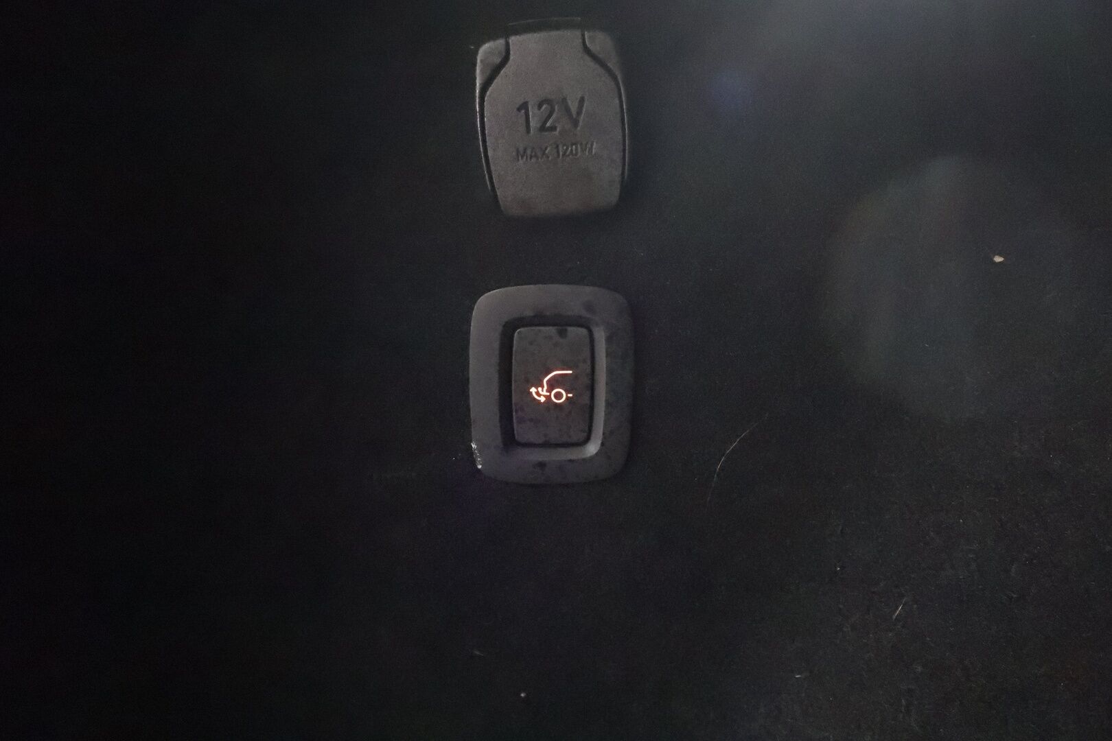 Volvo EX30 2024 Twin Performance Ultra * ILP / Koukku / Lasikatto / Pilot Assist / H&K / 360 / LED / Muistipenkki * - Merkkihuollot / Kahdet renkaat aluvanteilla