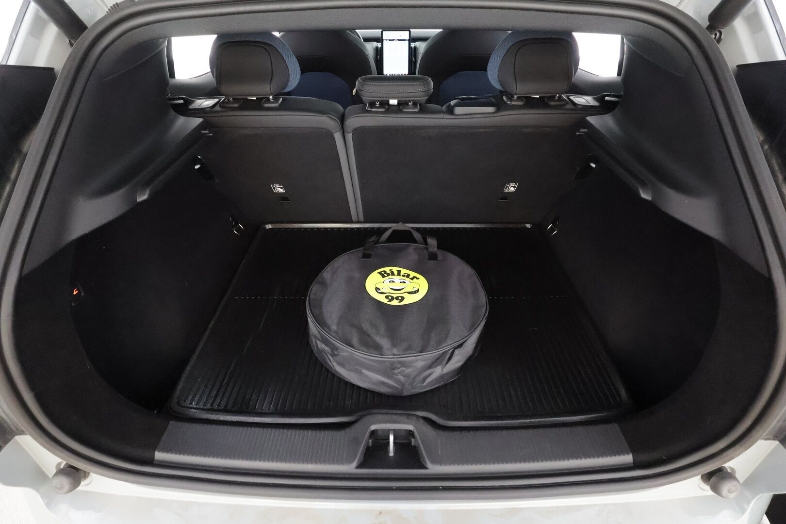 Volvo EX30 2024 Twin Performance Ultra * ILP / Koukku / Lasikatto / Pilot Assist / H&K / 360 / LED / Muistipenkki * - Merkkihuollot / Kahdet renkaat aluvanteilla