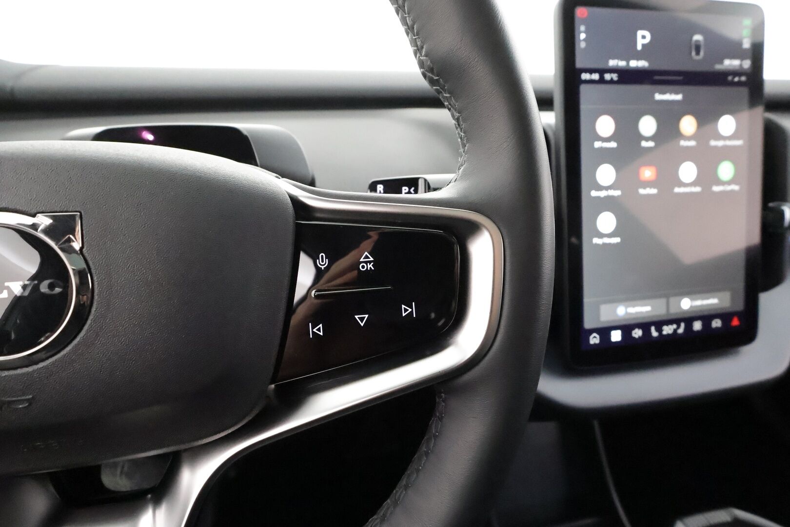 Volvo EX30 2024 Twin Performance Ultra * ILP / Koukku / Lasikatto / Pilot Assist / H&K / 360 / LED / Muistipenkki * - Merkkihuollot / Kahdet renkaat aluvanteilla