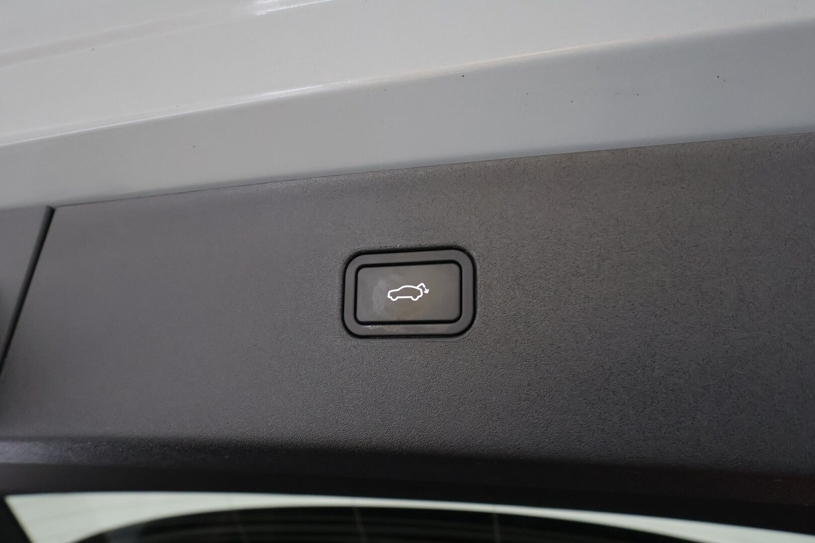 Volvo EX30 2024 Twin Performance Ultra * ILP / Koukku / Lasikatto / Pilot Assist / H&K / 360 / LED / Muistipenkki * - Merkkihuollot / Kahdet renkaat aluvanteilla