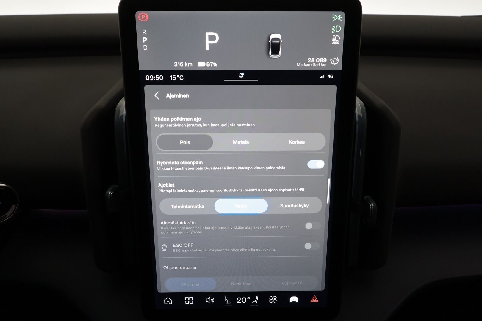 Volvo EX30 2024 Twin Performance Ultra * ILP / Koukku / Lasikatto / Pilot Assist / H&K / 360 / LED / Muistipenkki * - Merkkihuollot / Kahdet renkaat aluvanteilla