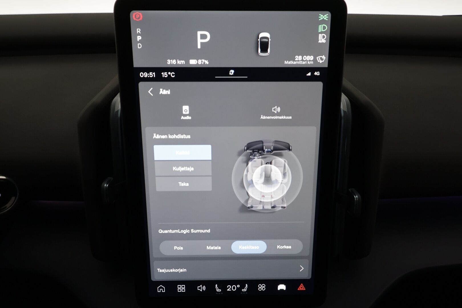 Volvo EX30 2024 Twin Performance Ultra * ILP / Koukku / Lasikatto / Pilot Assist / H&K / 360 / LED / Muistipenkki * - Merkkihuollot / Kahdet renkaat aluvanteilla