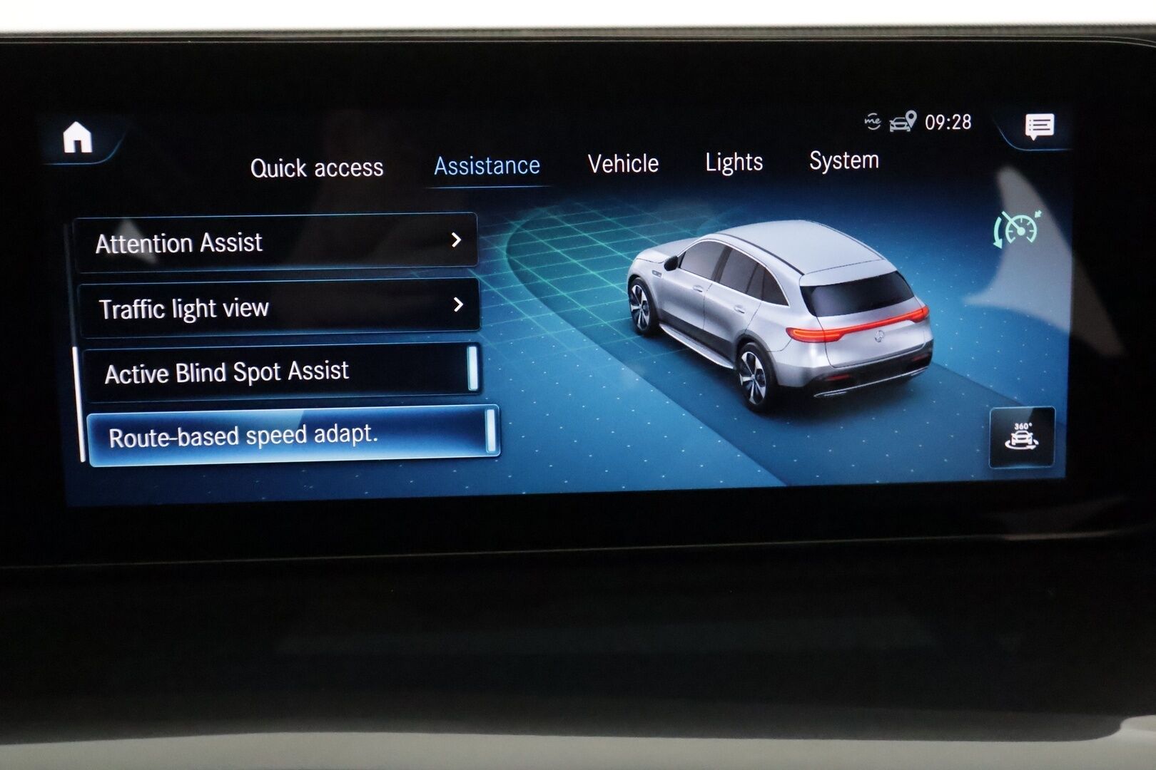 MERCEDES-BENZ EQC 2022 400 4Matic AMG Exclusive **Widescreen / HUD / ILS-LED / Distronic / 360° / Lasikattoluukku / Ilmastoidut Sporttinahat** - 3,99 % KORKOTARJOUS TÄHÄN AUTOON - 2x Latauskaapelit / Kahdet Renkaat / **HYVILLÄ KAMOILLA**