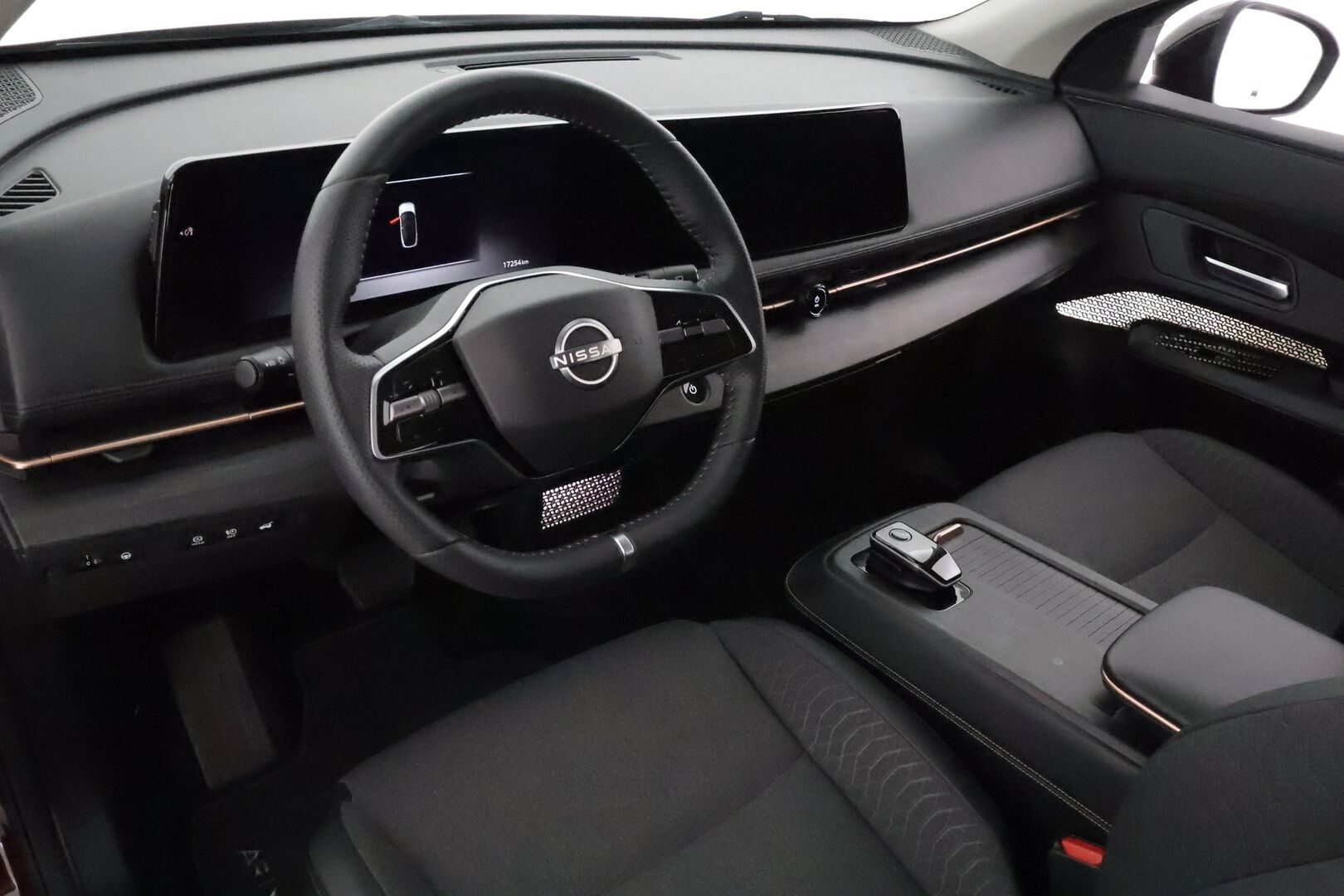NISSAN ARIYA 2023 Advance 2WD 22kw charger **Adapt.Vakkari / LED-valot / 360° / Kaistavahti / Navi / Apple&android / Digimittaristo** - 3,99 % KORKOTARJOUS TÄHÄN AUTOON - 2x Latauskaapelit