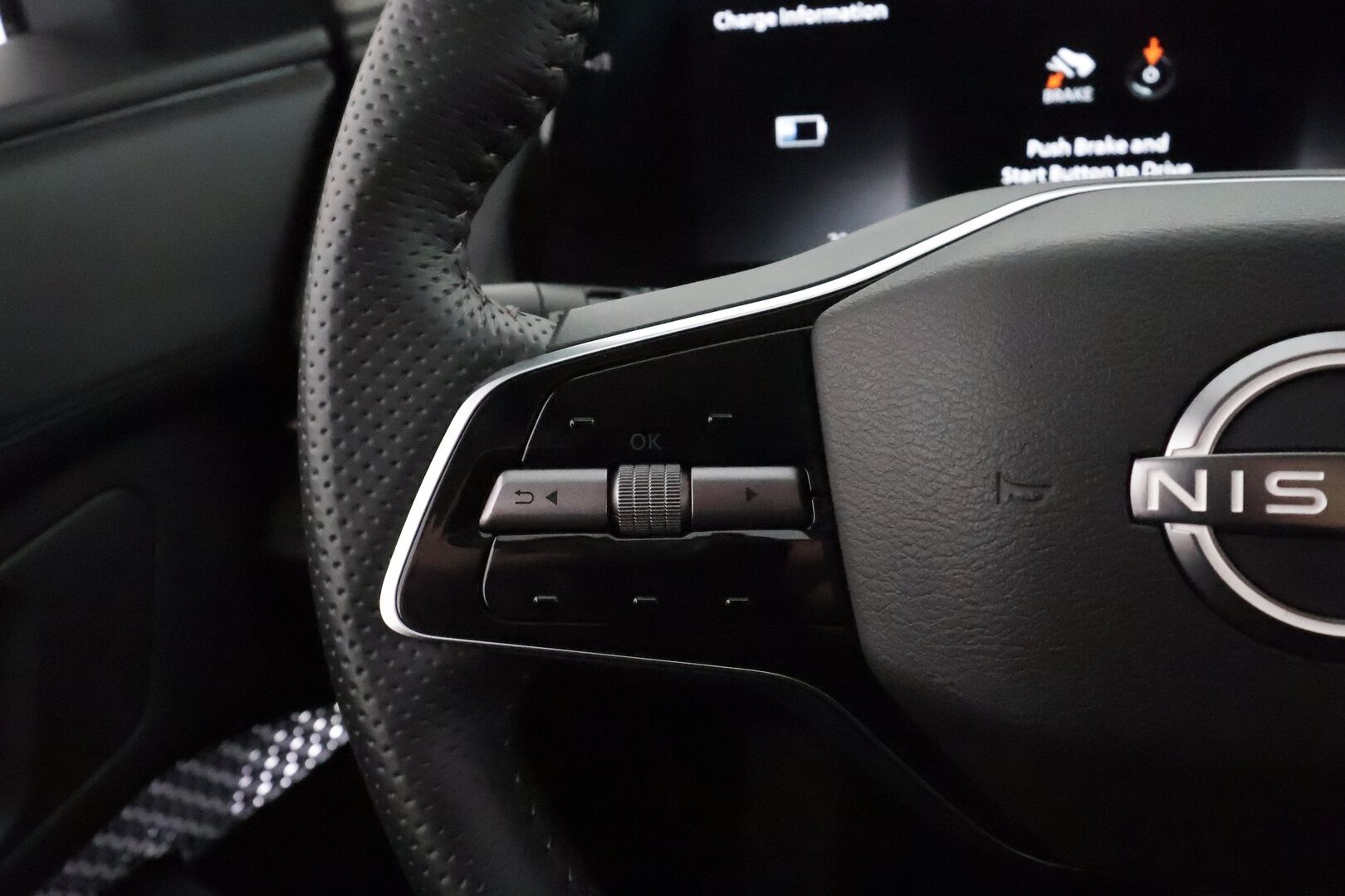 NISSAN ARIYA 2023 Advance 2WD 22kw charger **Adapt.Vakkari / LED-valot / 360° / Kaistavahti / Navi / Apple&android / Digimittaristo** - 3,99 % KORKOTARJOUS TÄHÄN AUTOON - 2x Latauskaapelit