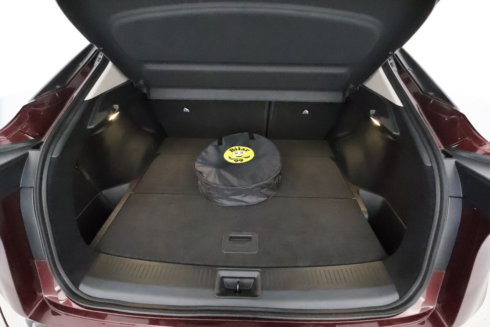 NISSAN ARIYA 2023 Advance 2WD 22kw charger **Adapt.Vakkari / LED-valot / 360° / Kaistavahti / Navi / Apple&android / Digimittaristo** - 3,99 % KORKOTARJOUS TÄHÄN AUTOON - 2x Latauskaapelit