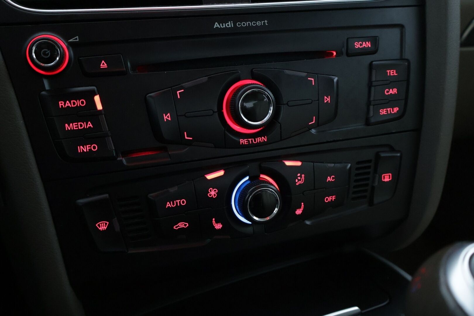Audi A5 2010 Coupé 2,0 TFSI  132 kW Start-Stop Myydään huutokaupat.com - Suomi-auto | Huoltokirja | Webasto kaukosäädöllä | Digimittaristo | Xenon-ajovalot | Vaalea nahkasisusta | Vakionopeudensäädin | Tutkat | Myydään huutokaupat.com 