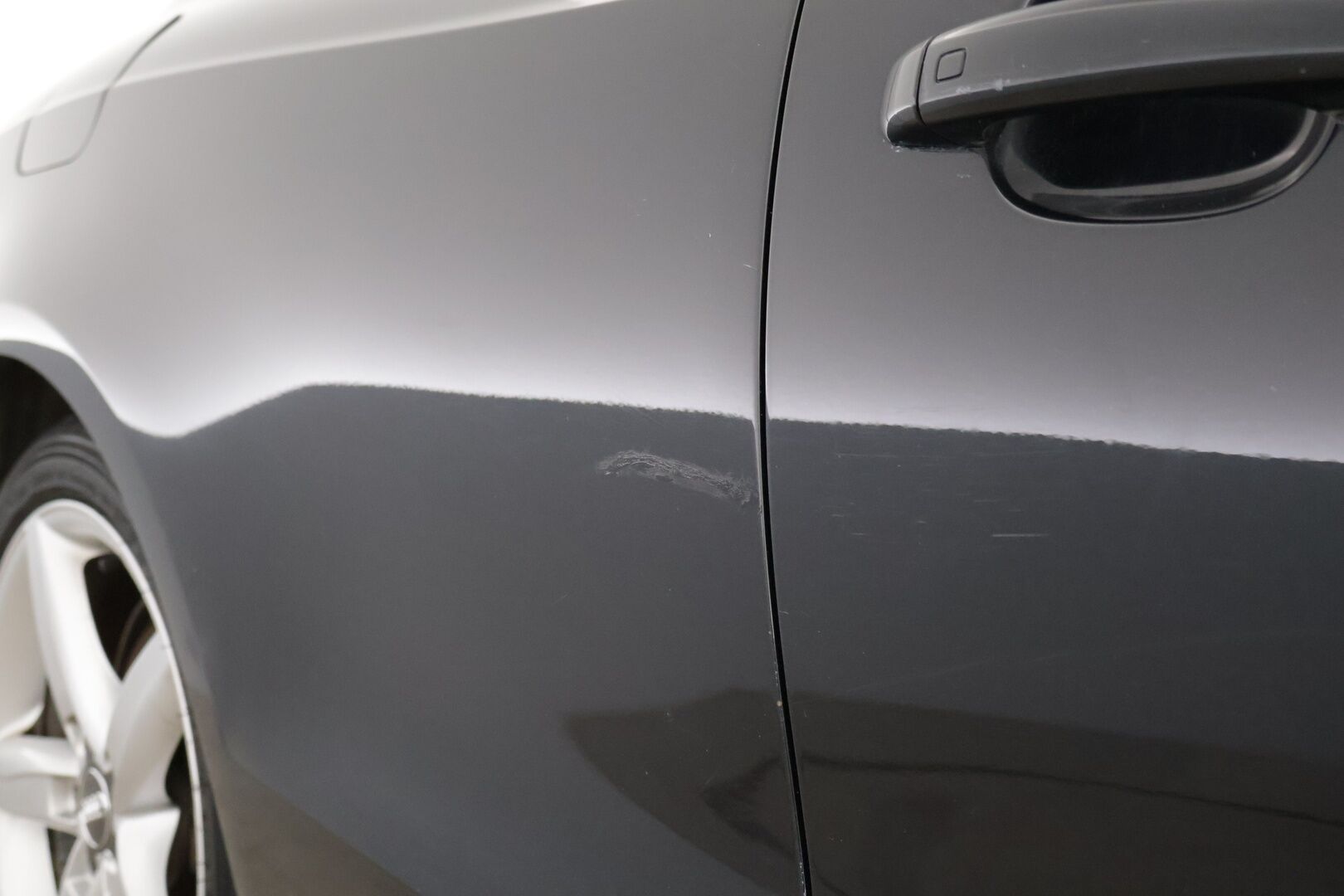 Audi A5 2010 Coupé 2,0 TFSI  132 kW Start-Stop Myydään huutokaupat.com - Suomi-auto | Huoltokirja | Webasto kaukosäädöllä | Digimittaristo | Xenon-ajovalot | Vaalea nahkasisusta | Vakionopeudensäädin | Tutkat | Myydään huutokaupat.com 