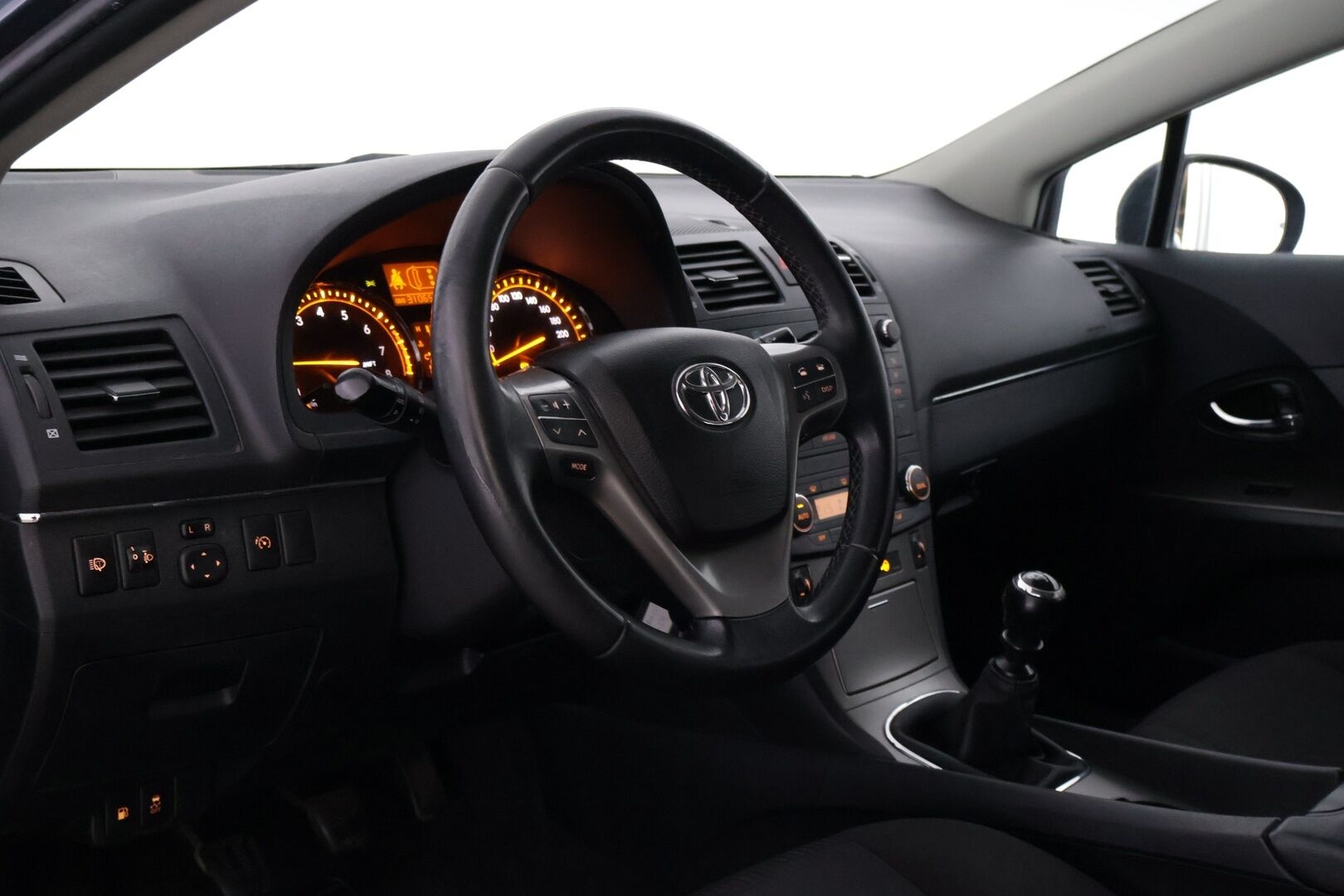 Toyota Avensis 2010 1,8 Valvematic Linea Sol Wagon - YritysOutlet - Myydään vain yrityksille