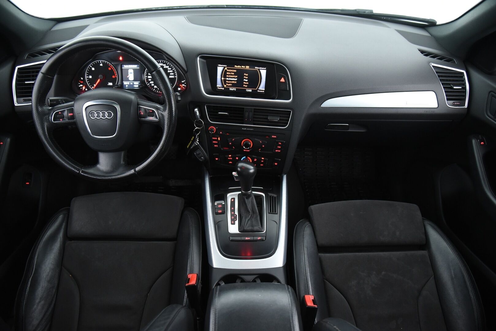 Audi Q5 2011 2,0 TDI quattro S tronic Business / Myydään huutokaupat.com:ssa! - Myydään vain Huutokaupat.com:ssa!